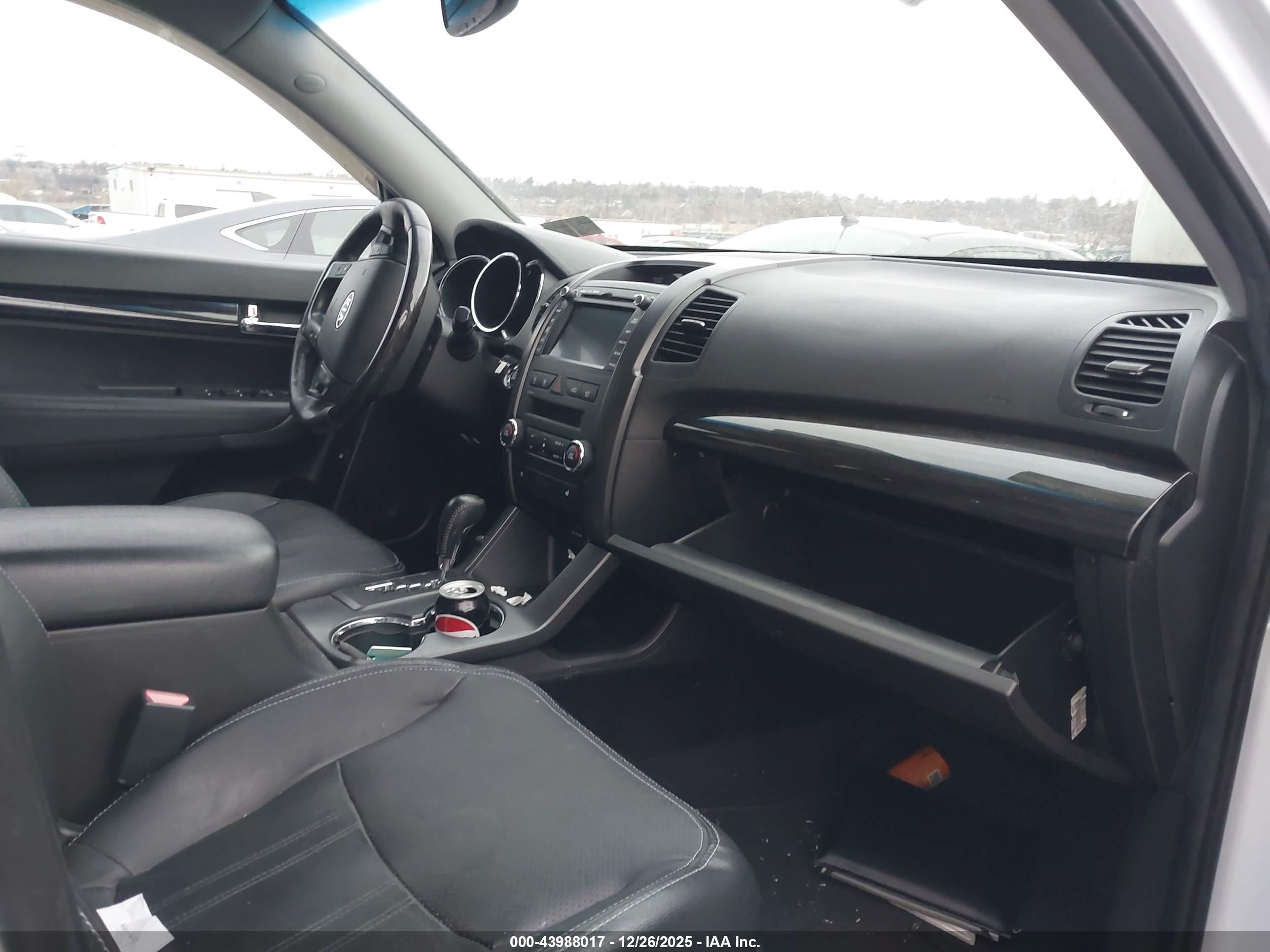 KIA SORENTO image 5