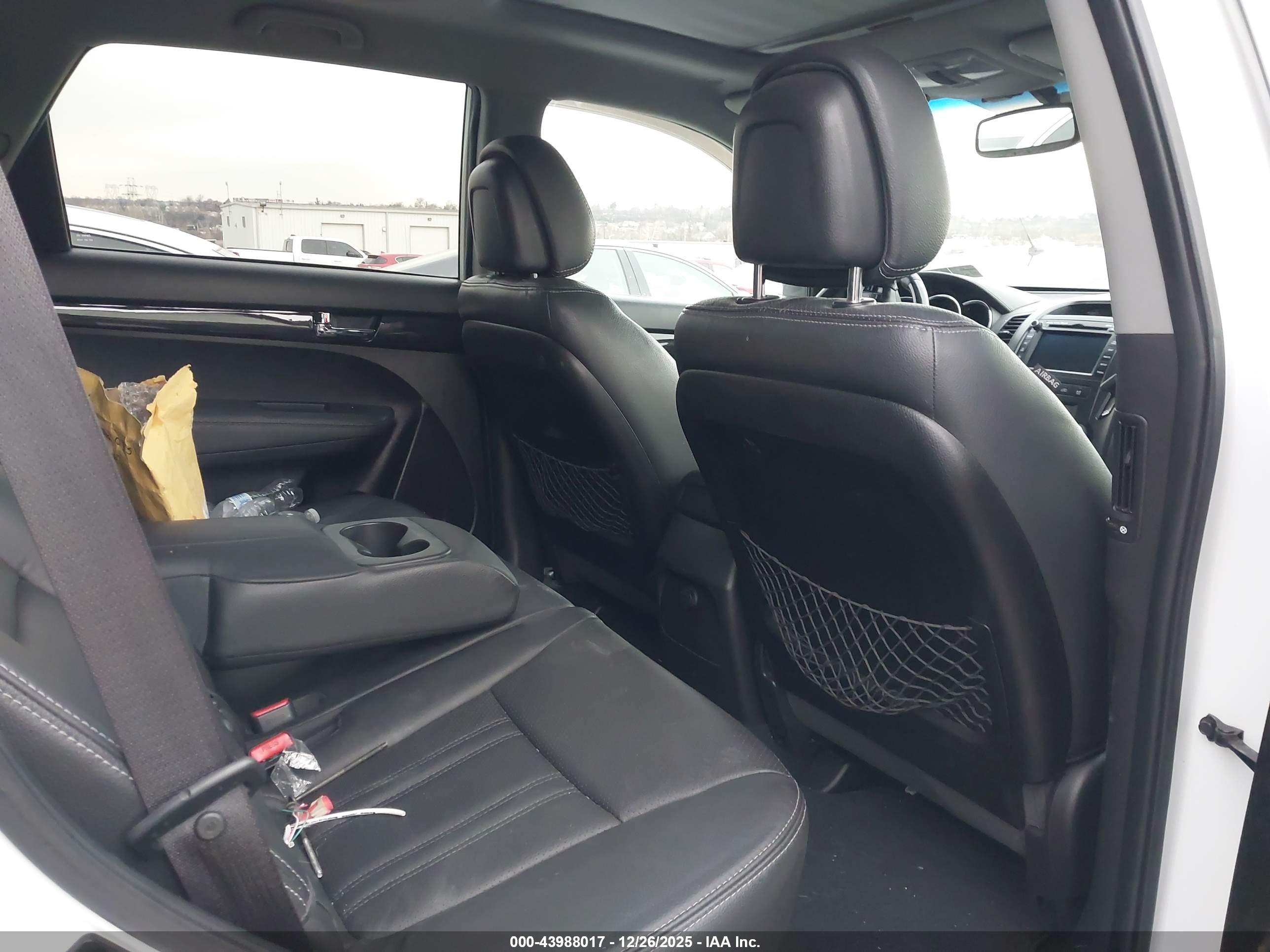 KIA SORENTO image 8