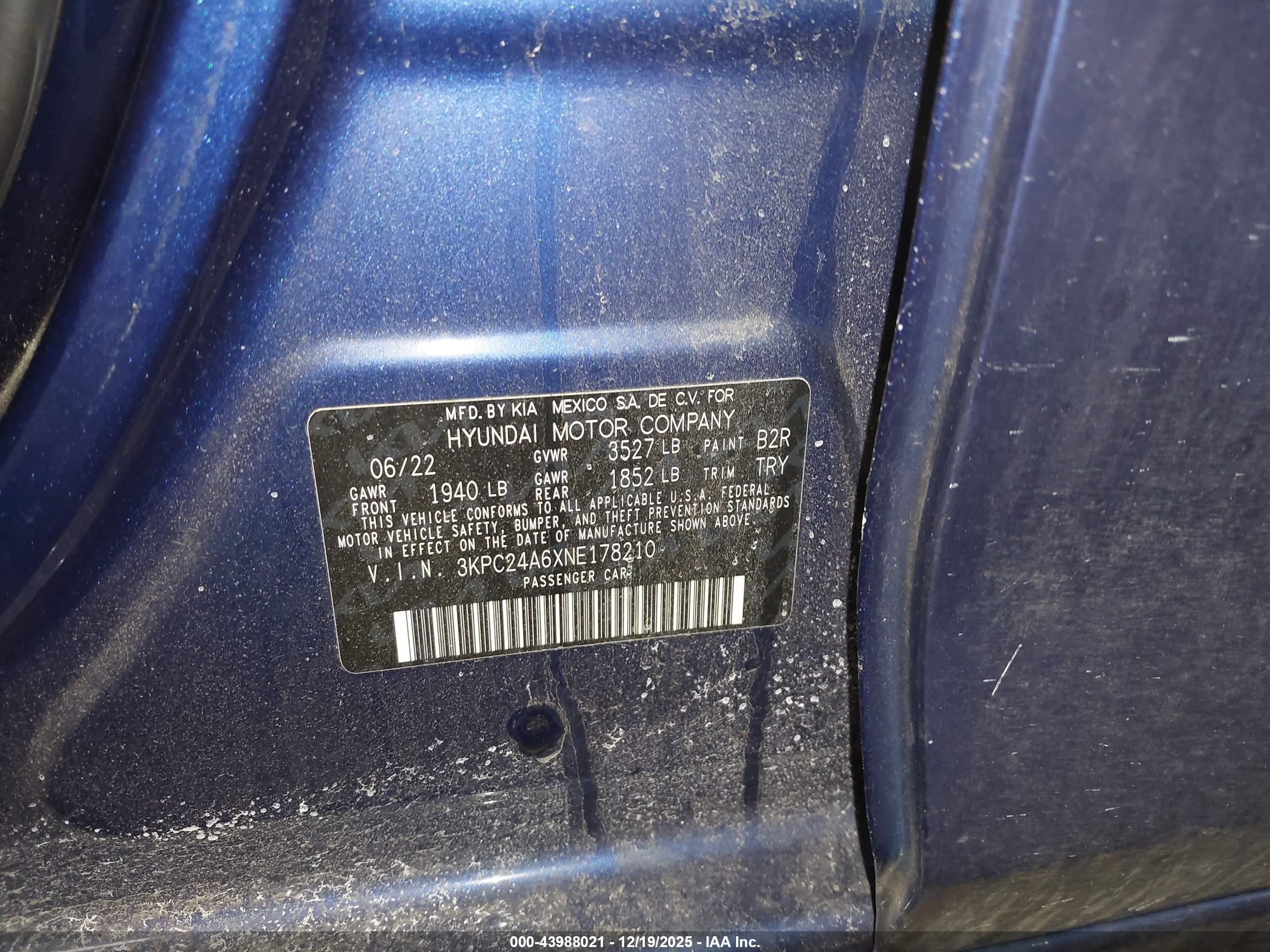HYUNDAI ACCENT image 9