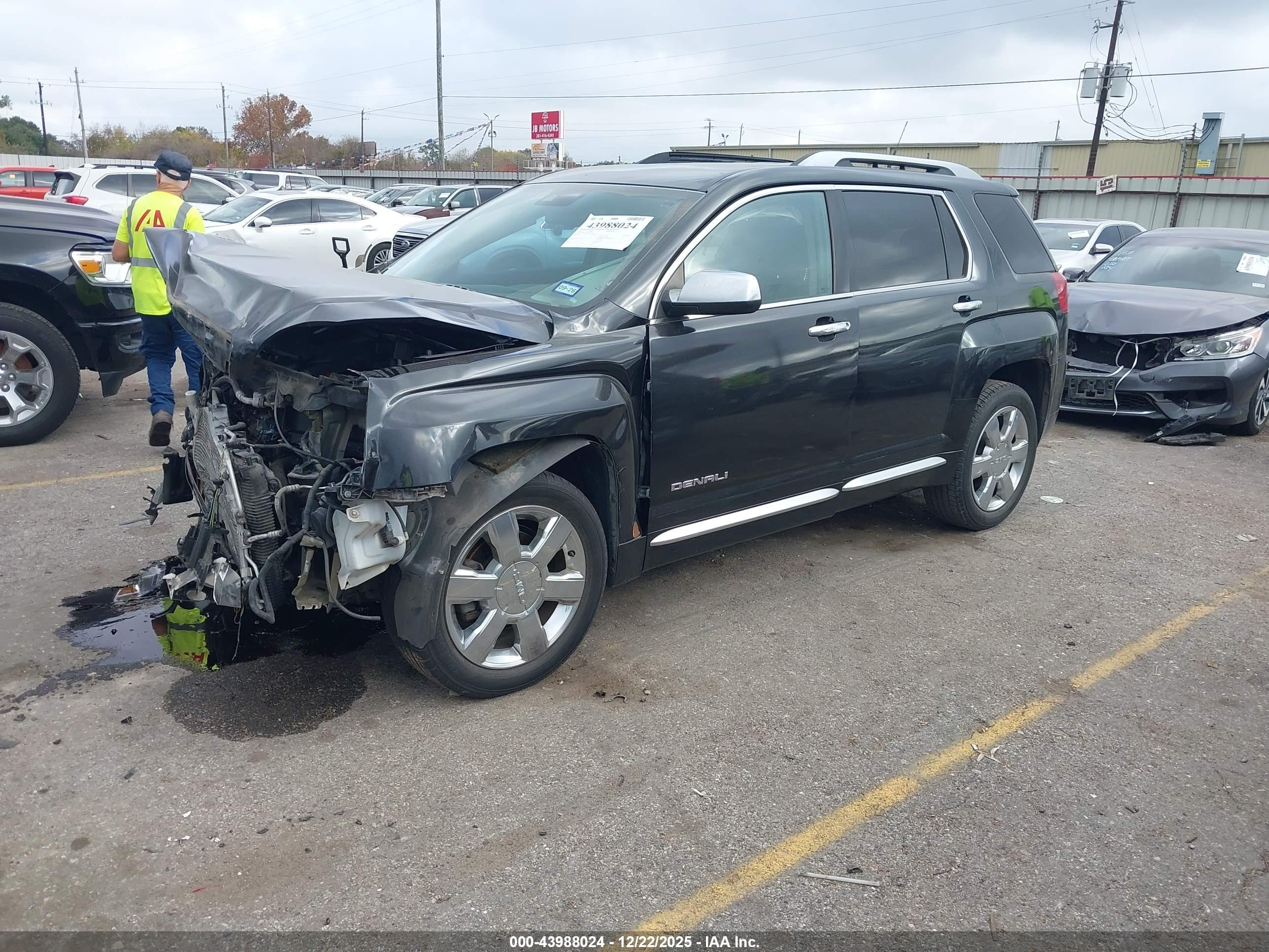 GMC TERRAIN image 2
