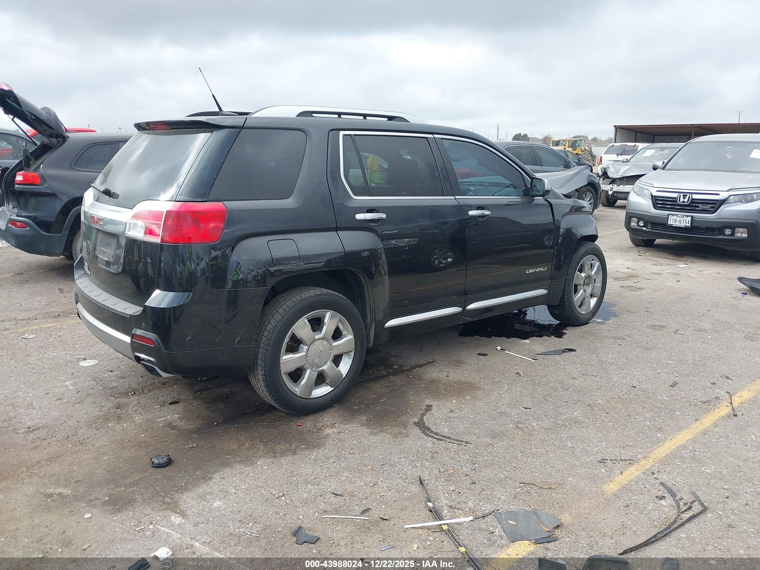 GMC TERRAIN image 4