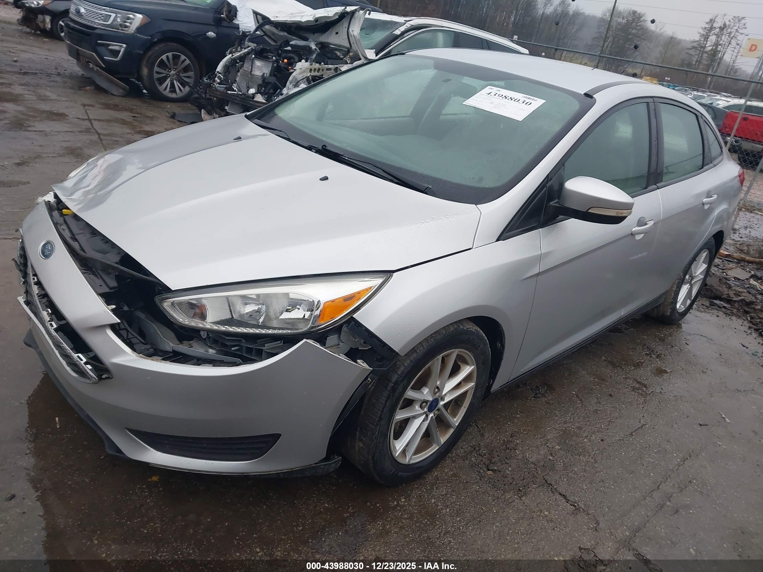FORD FOCUS image 2