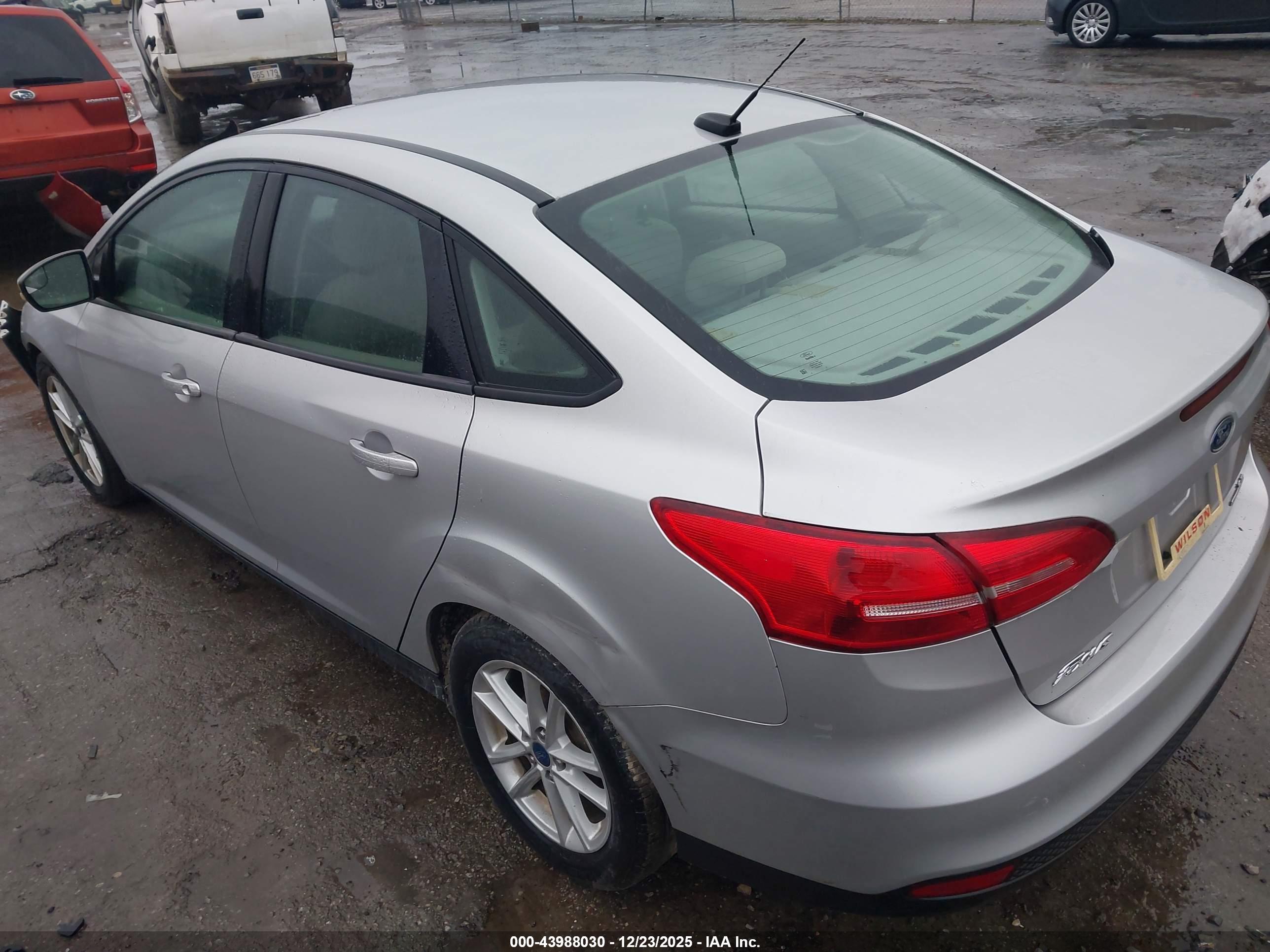 FORD FOCUS image 3