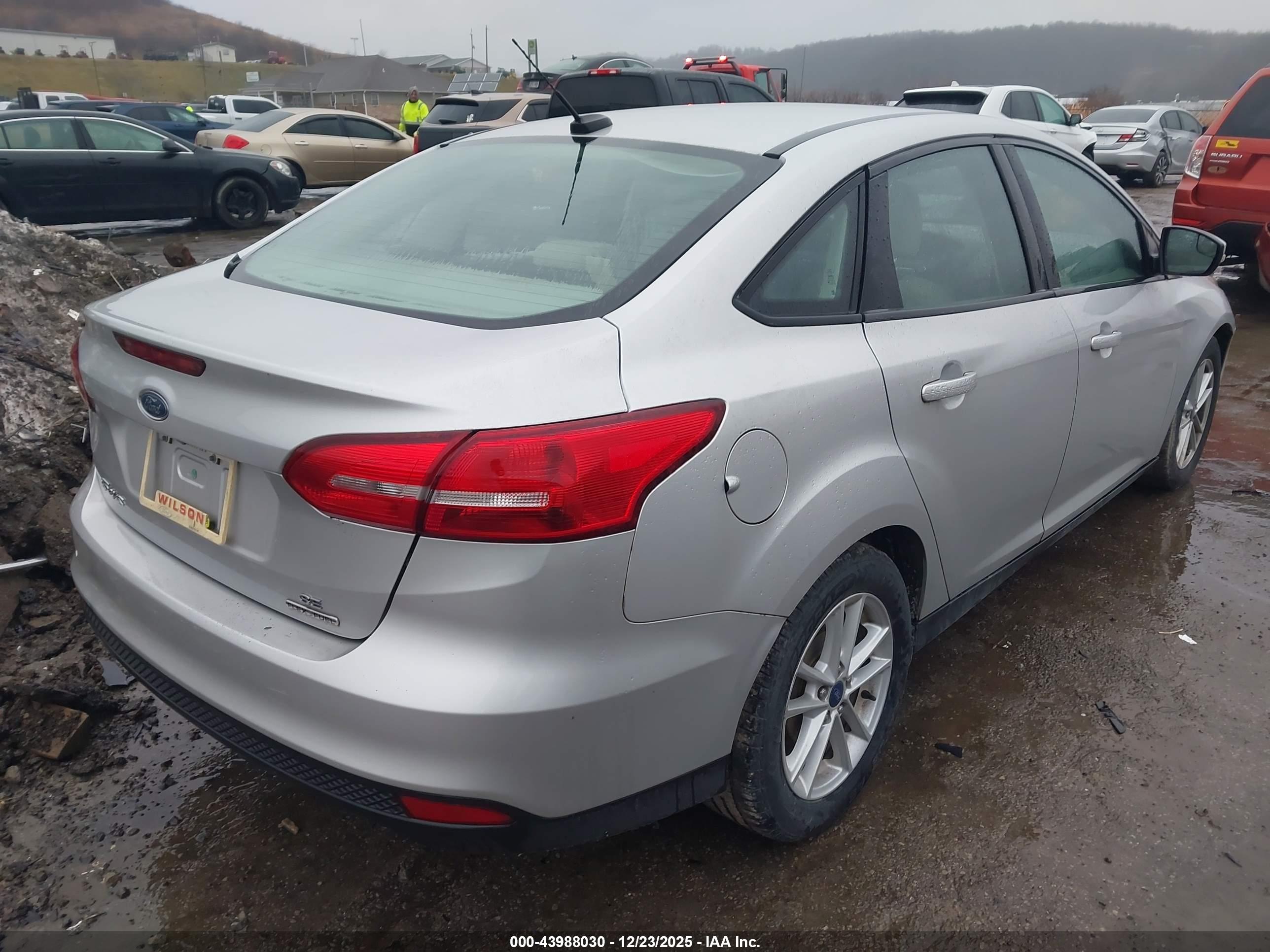 FORD FOCUS image 4