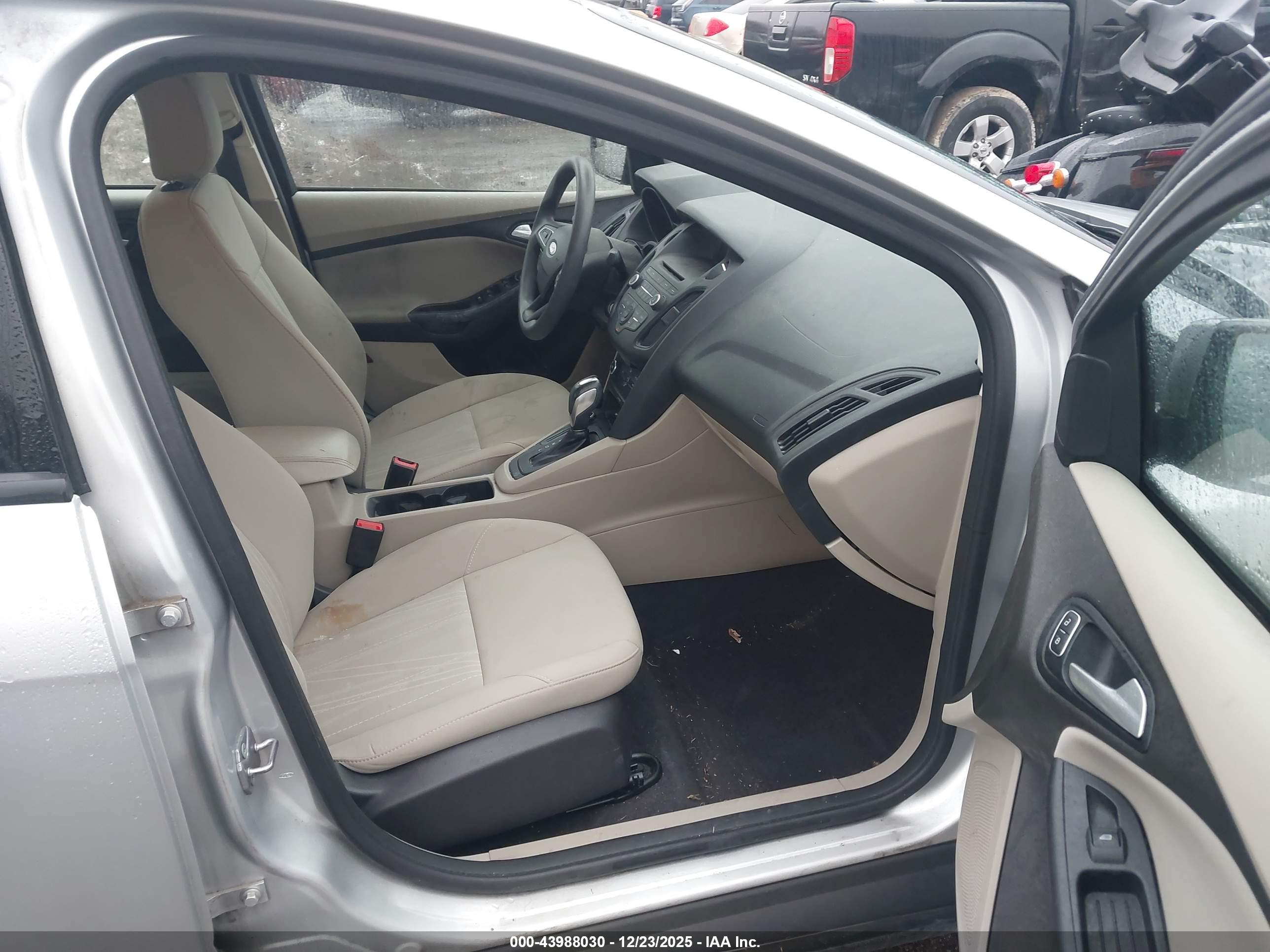 FORD FOCUS image 5