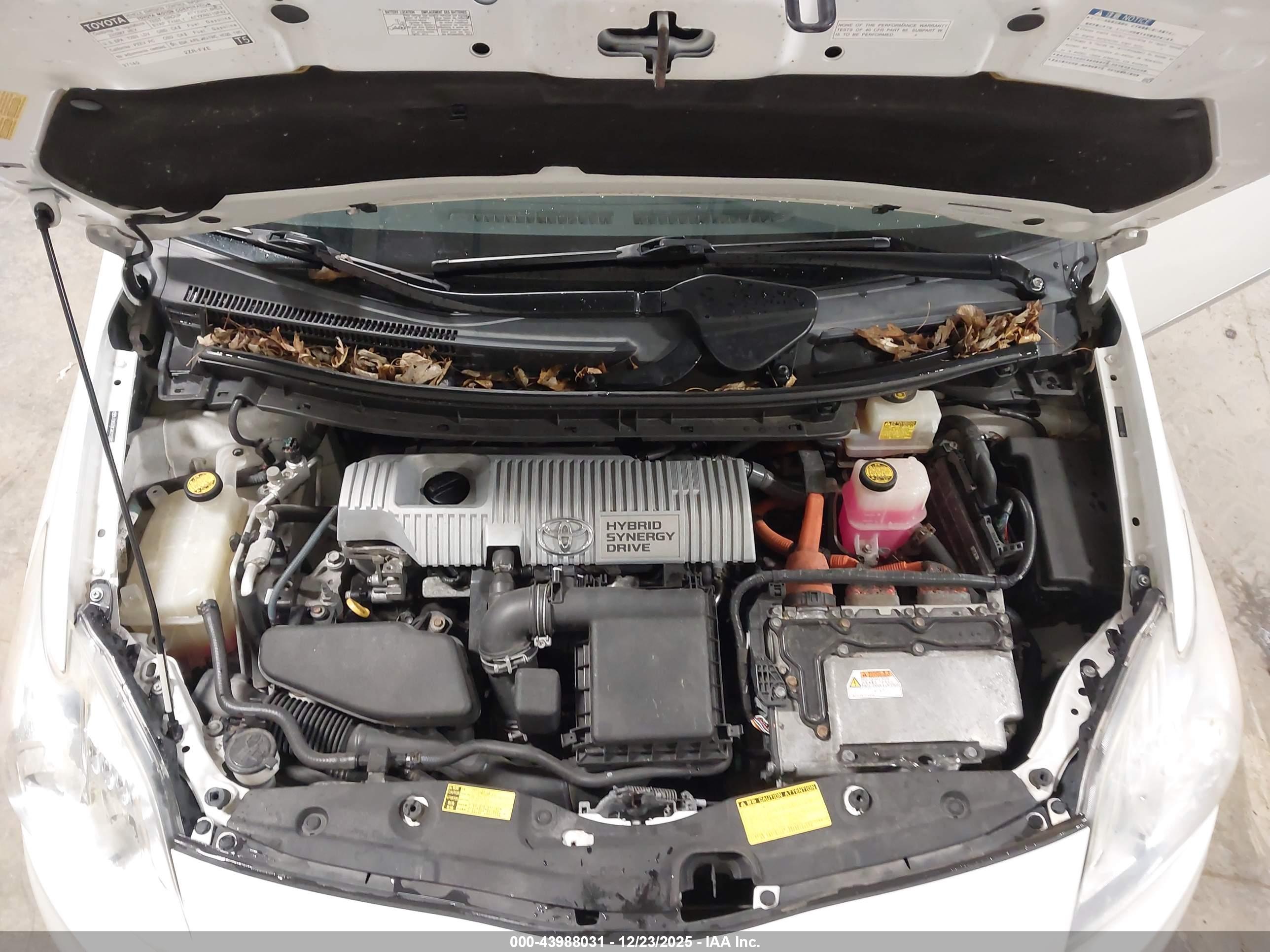 TOYOTA PRIUS image 10