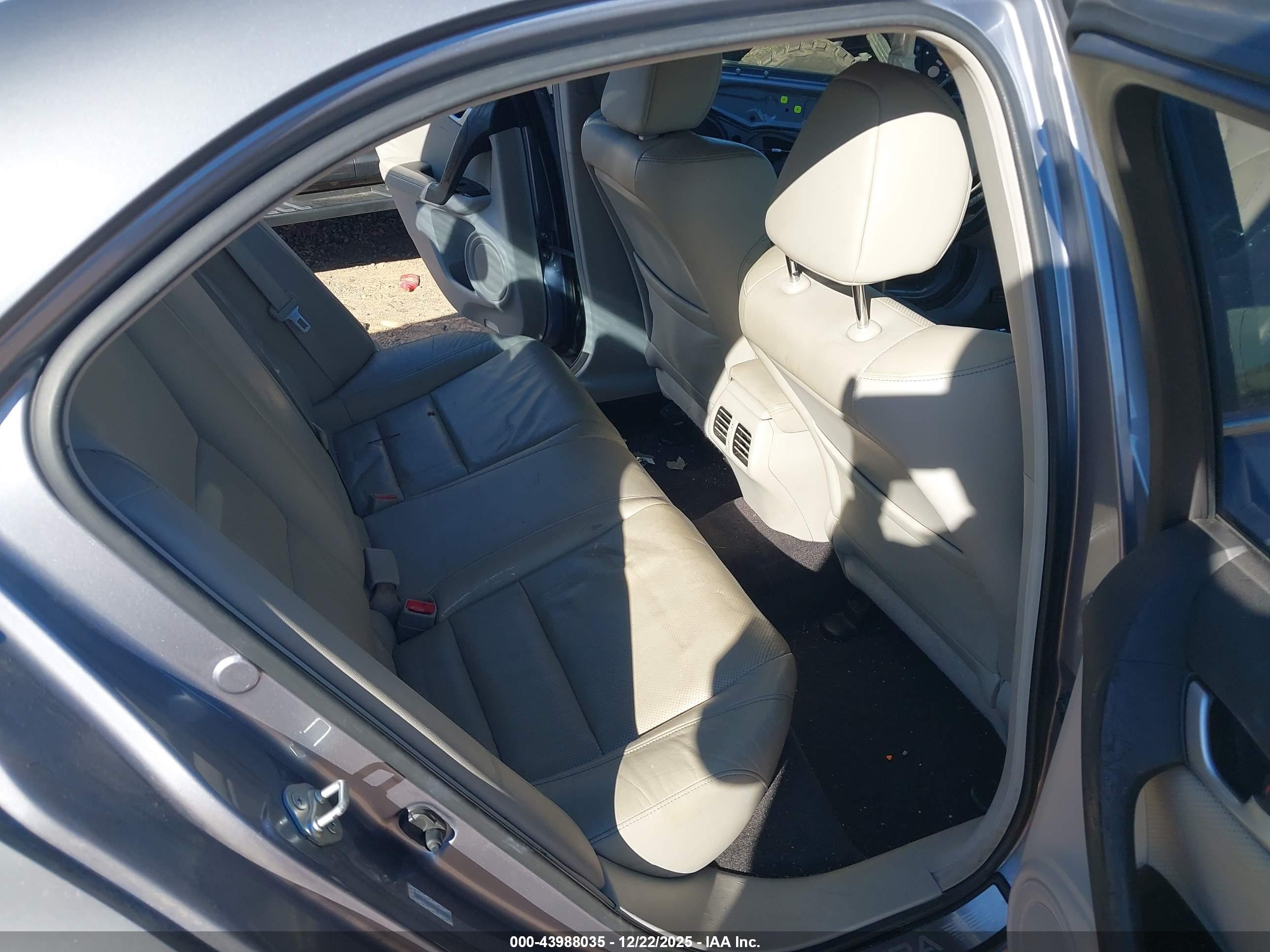 ACURA TSX image 8