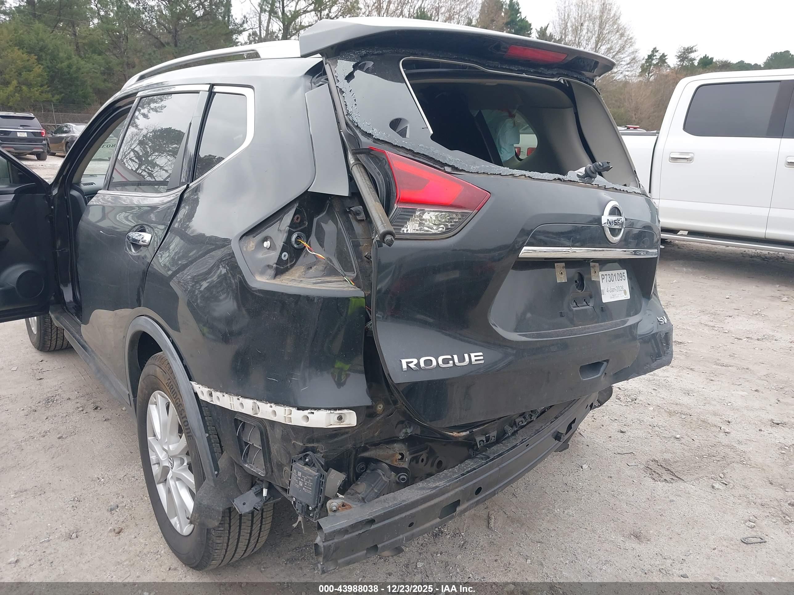 NISSAN ROGUE image 6