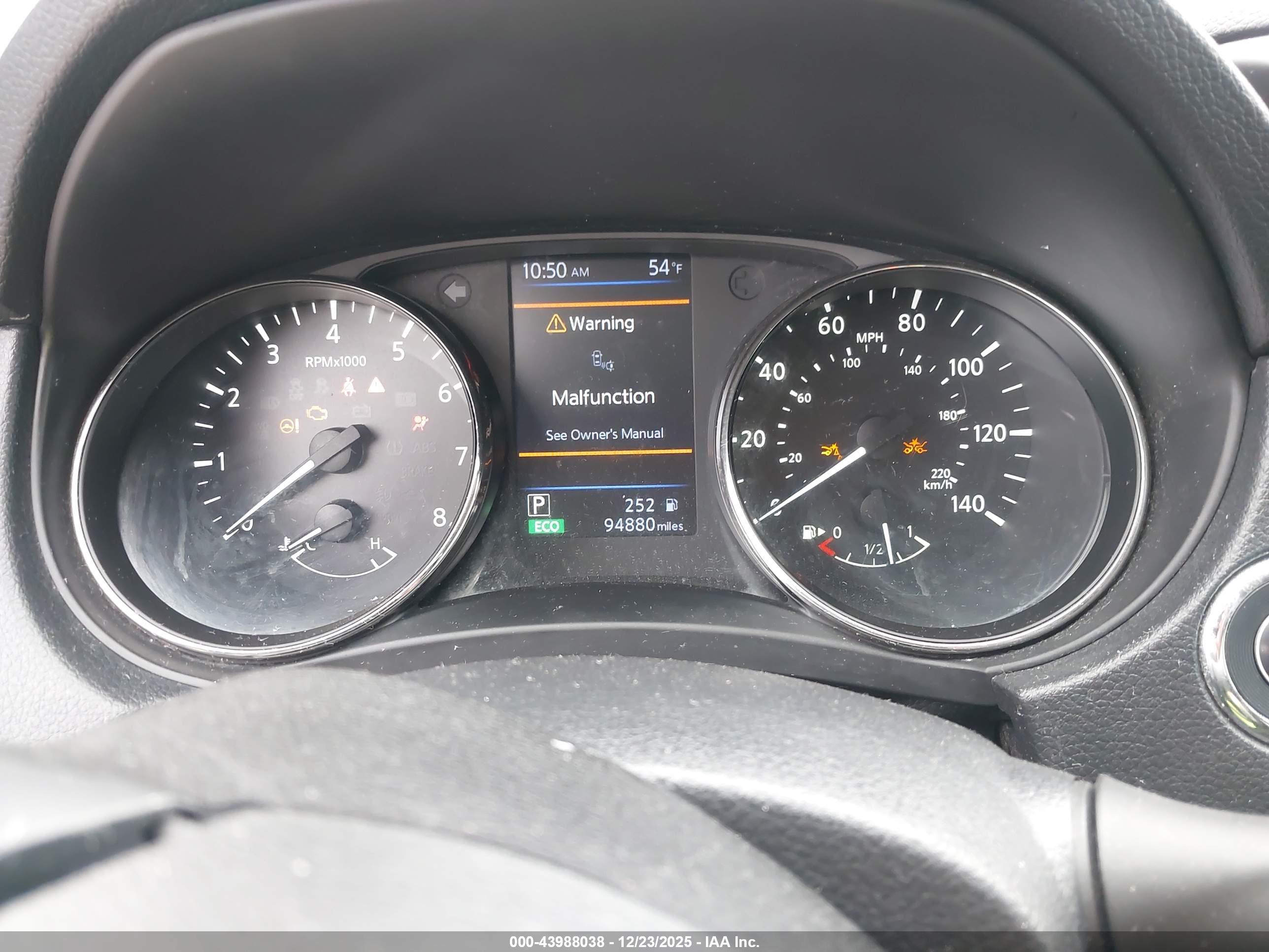 NISSAN ROGUE image 7