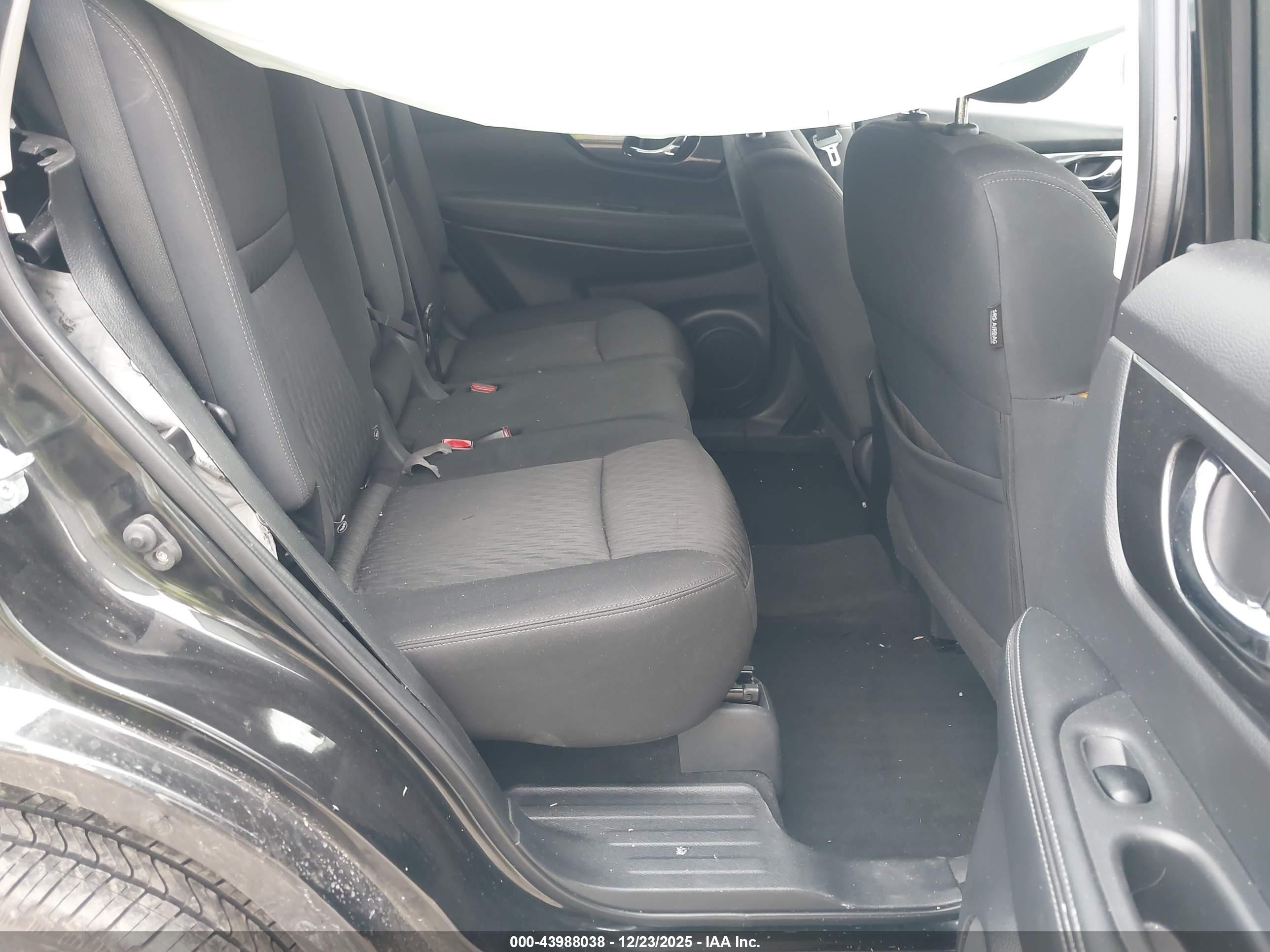 NISSAN ROGUE image 8