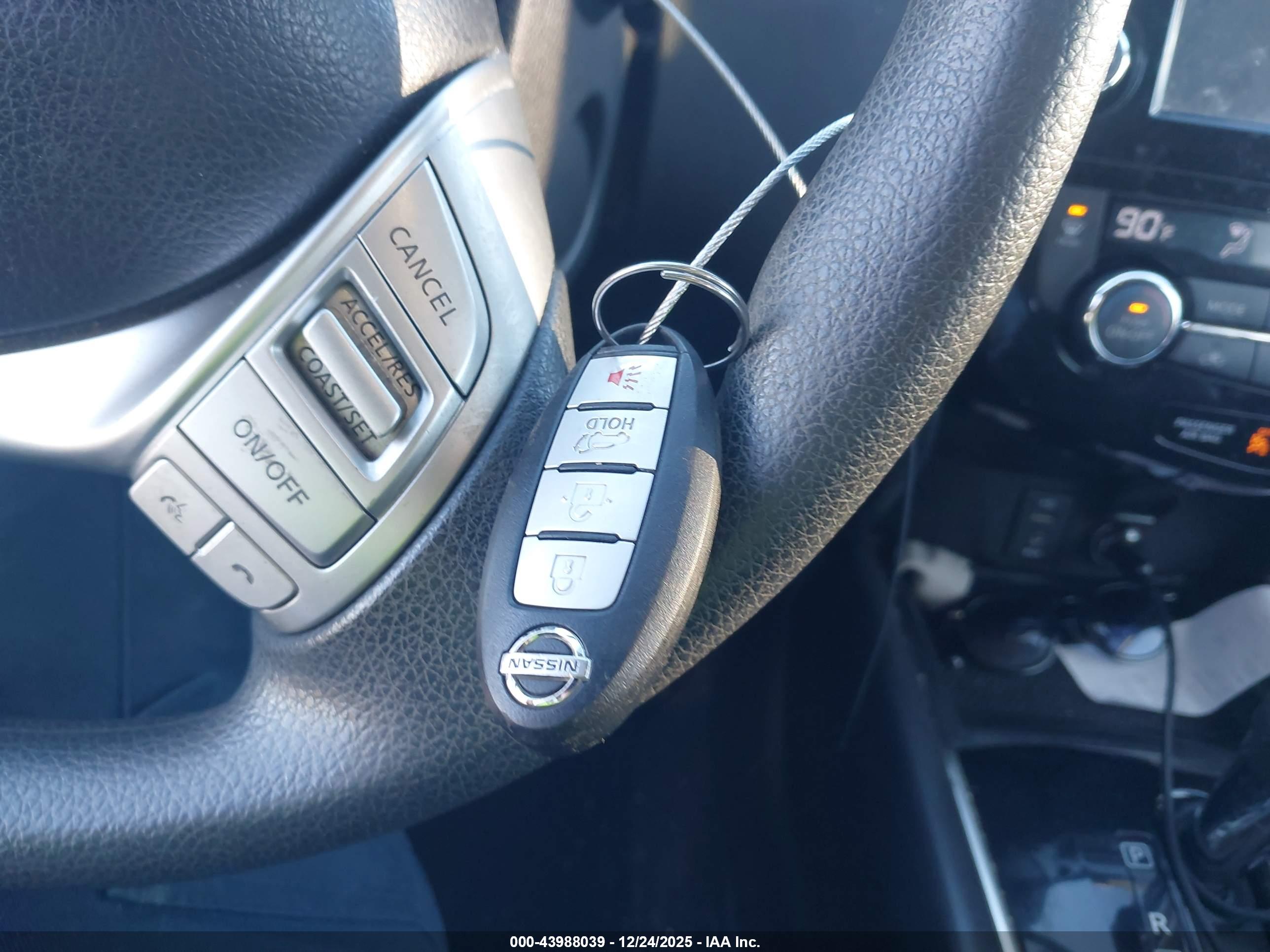 NISSAN ROGUE image 11