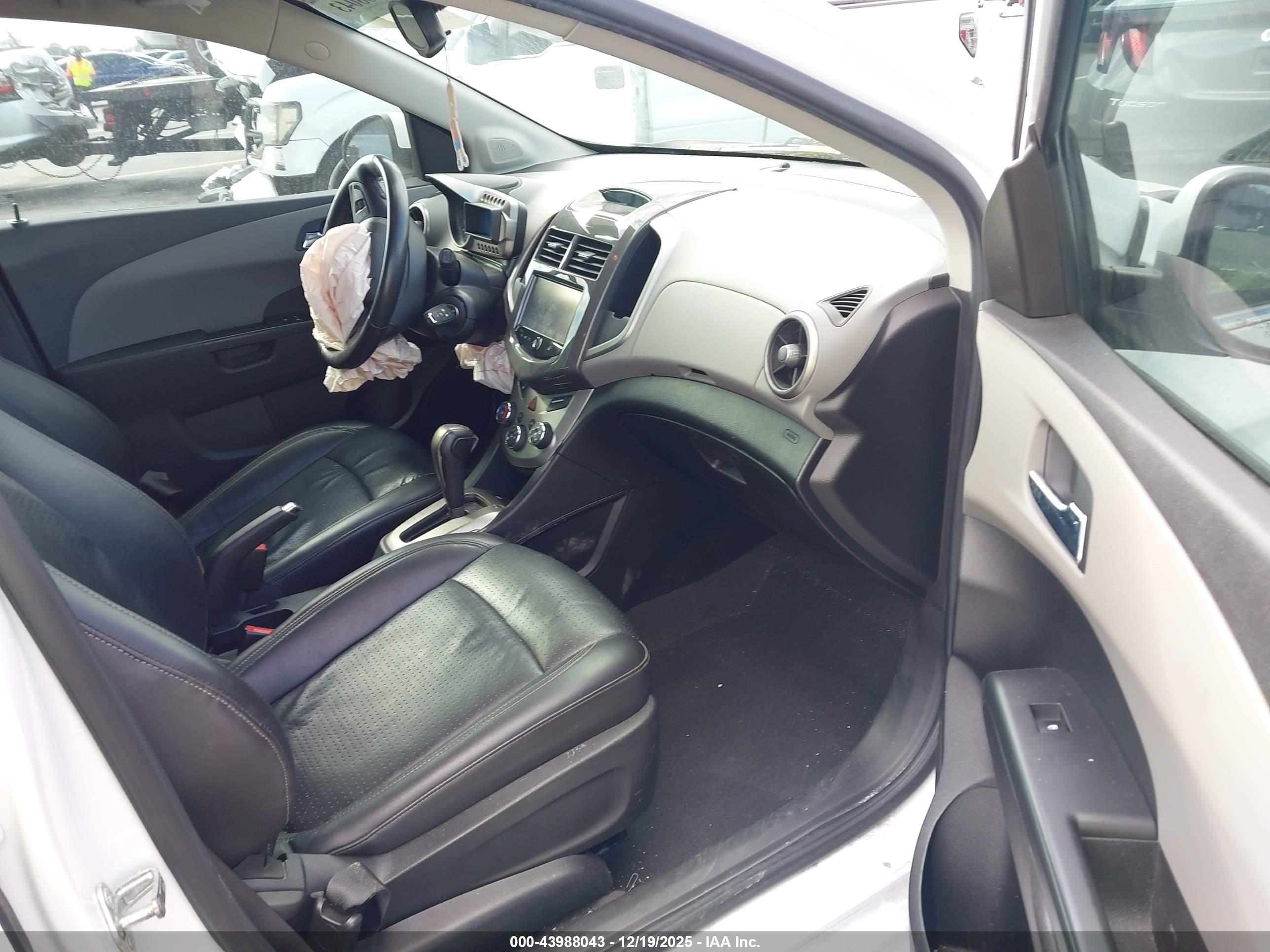 CHEVROLET SONIC image 5