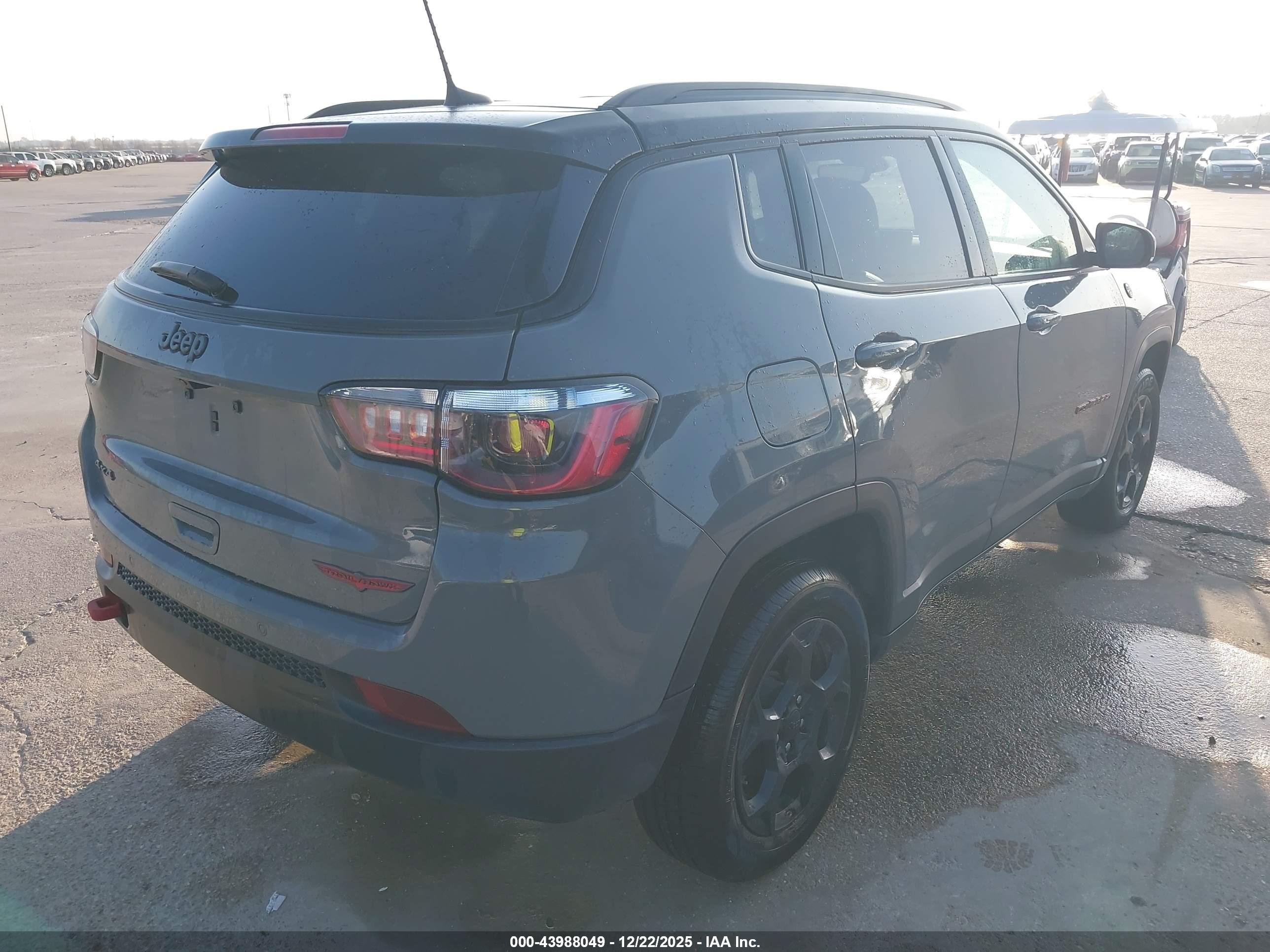 JEEP COMPASS image 4