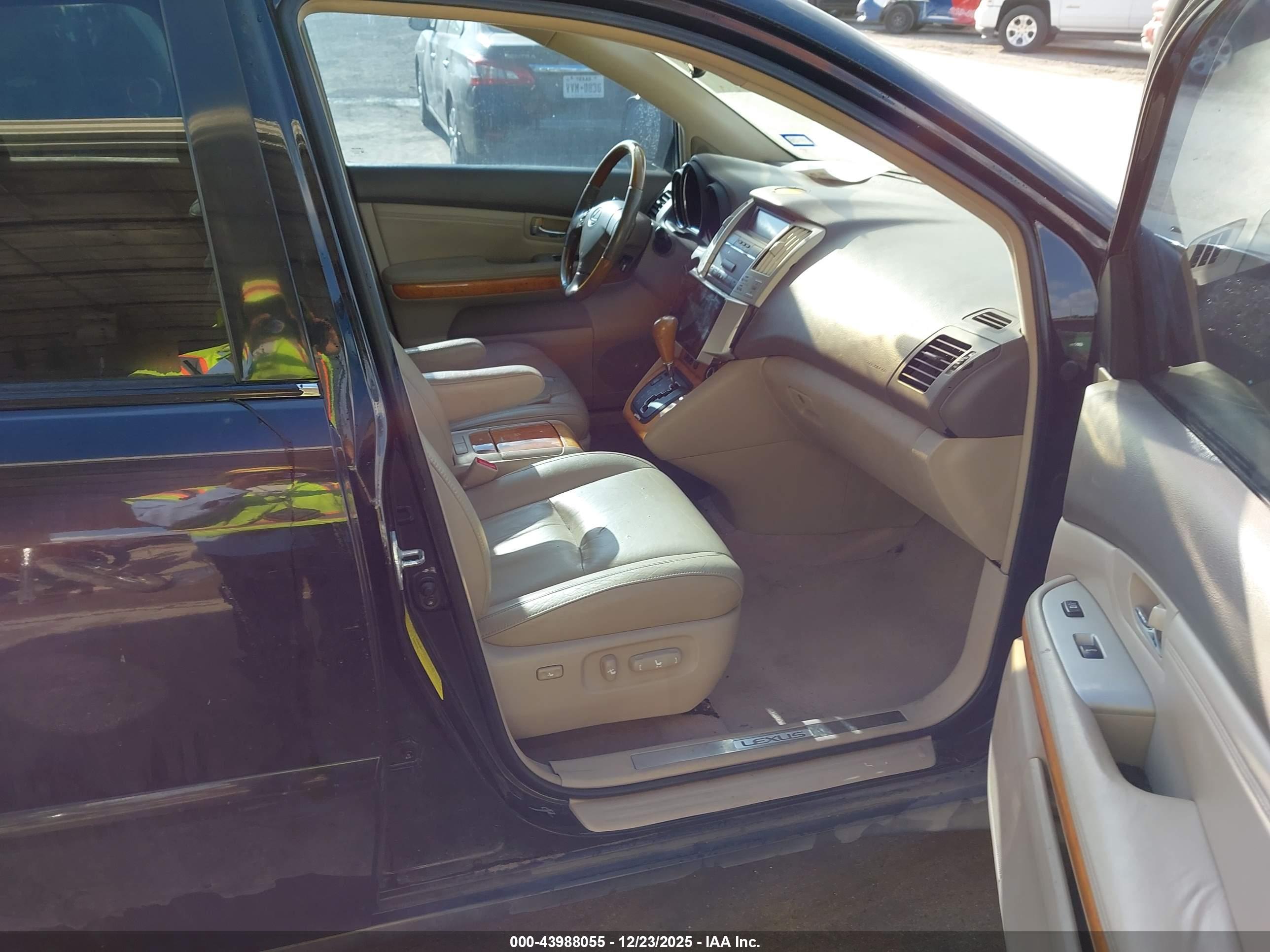 LEXUS RX image 5