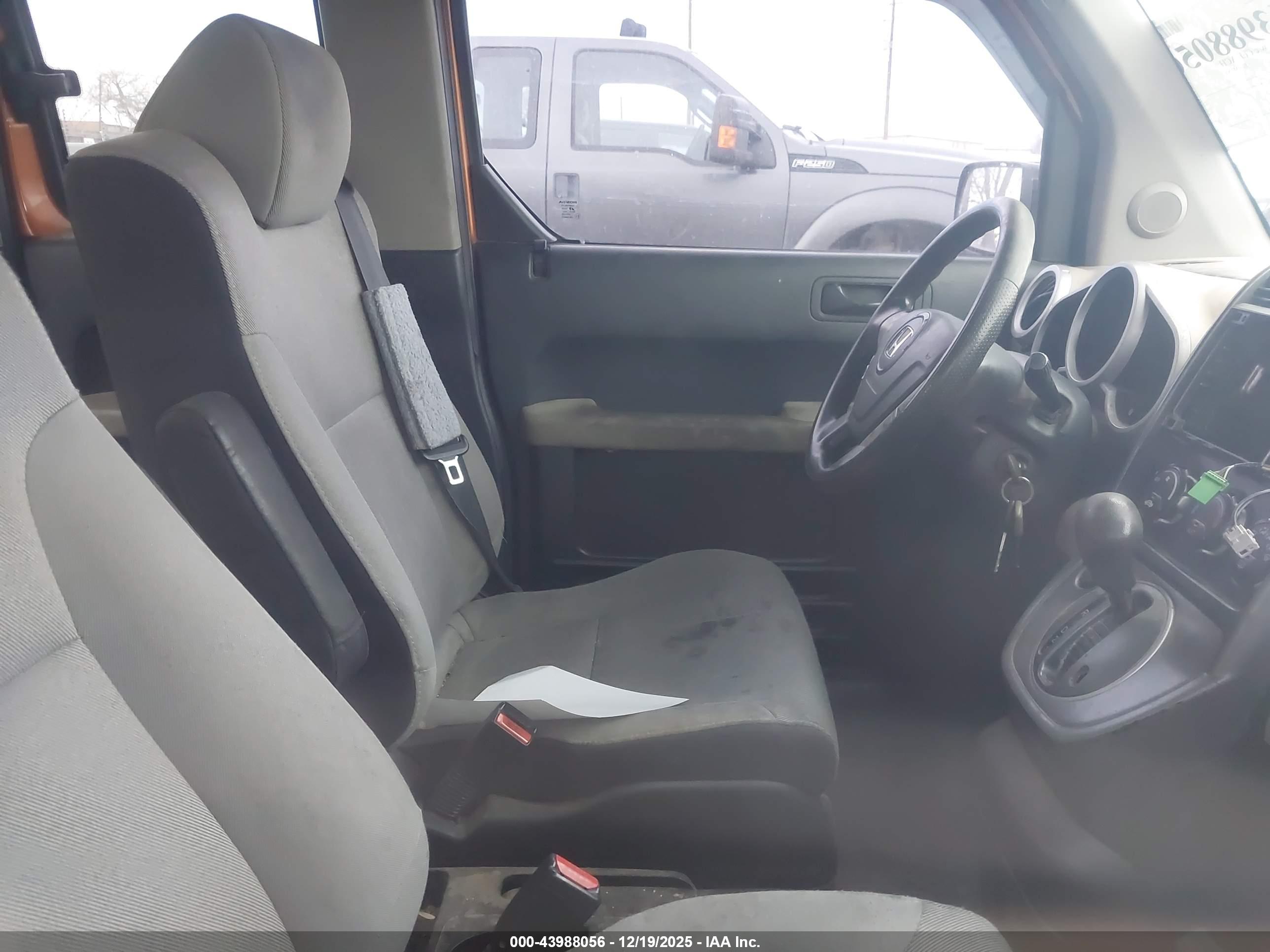HONDA ELEMENT image 5