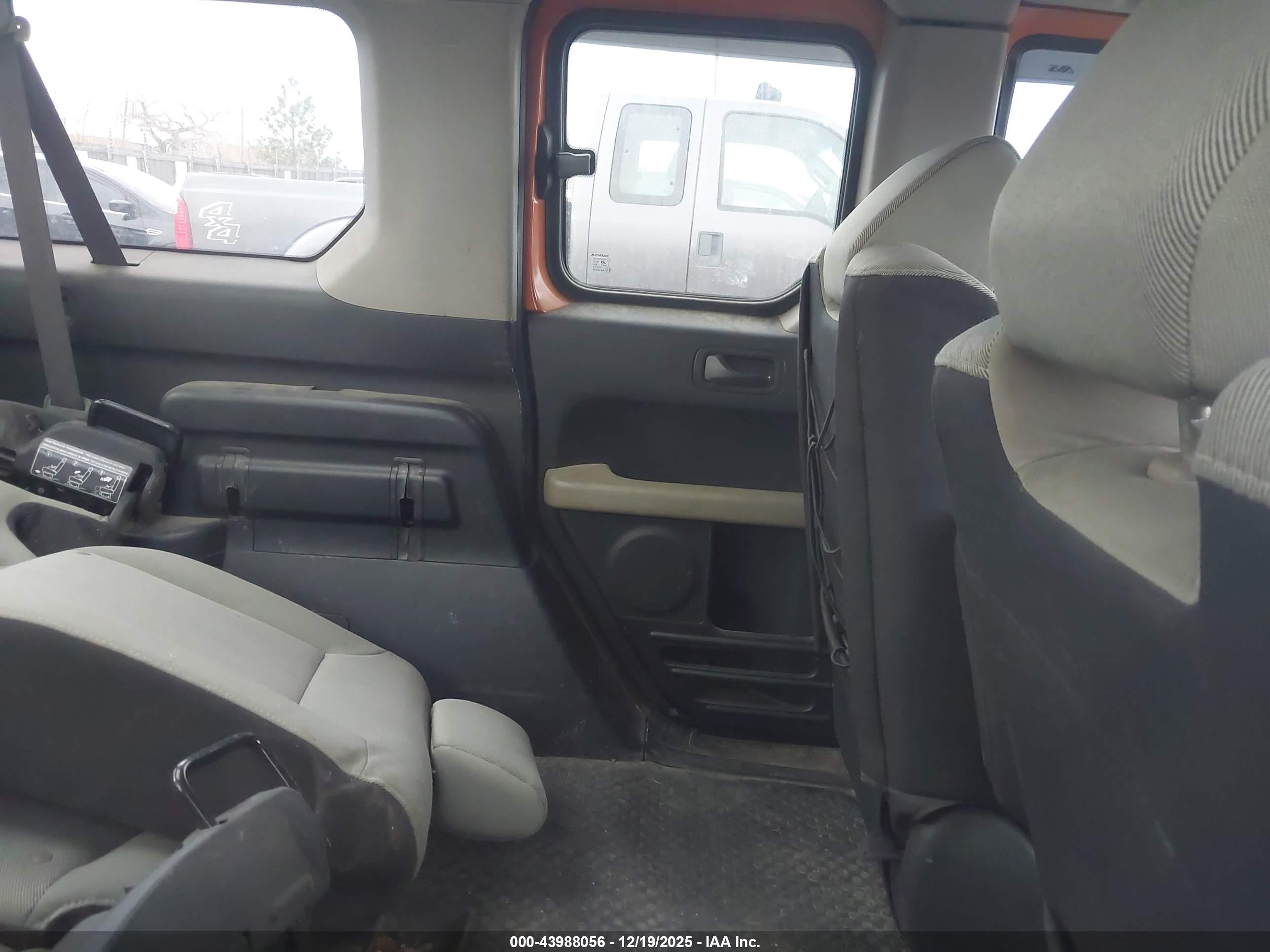 HONDA ELEMENT image 8