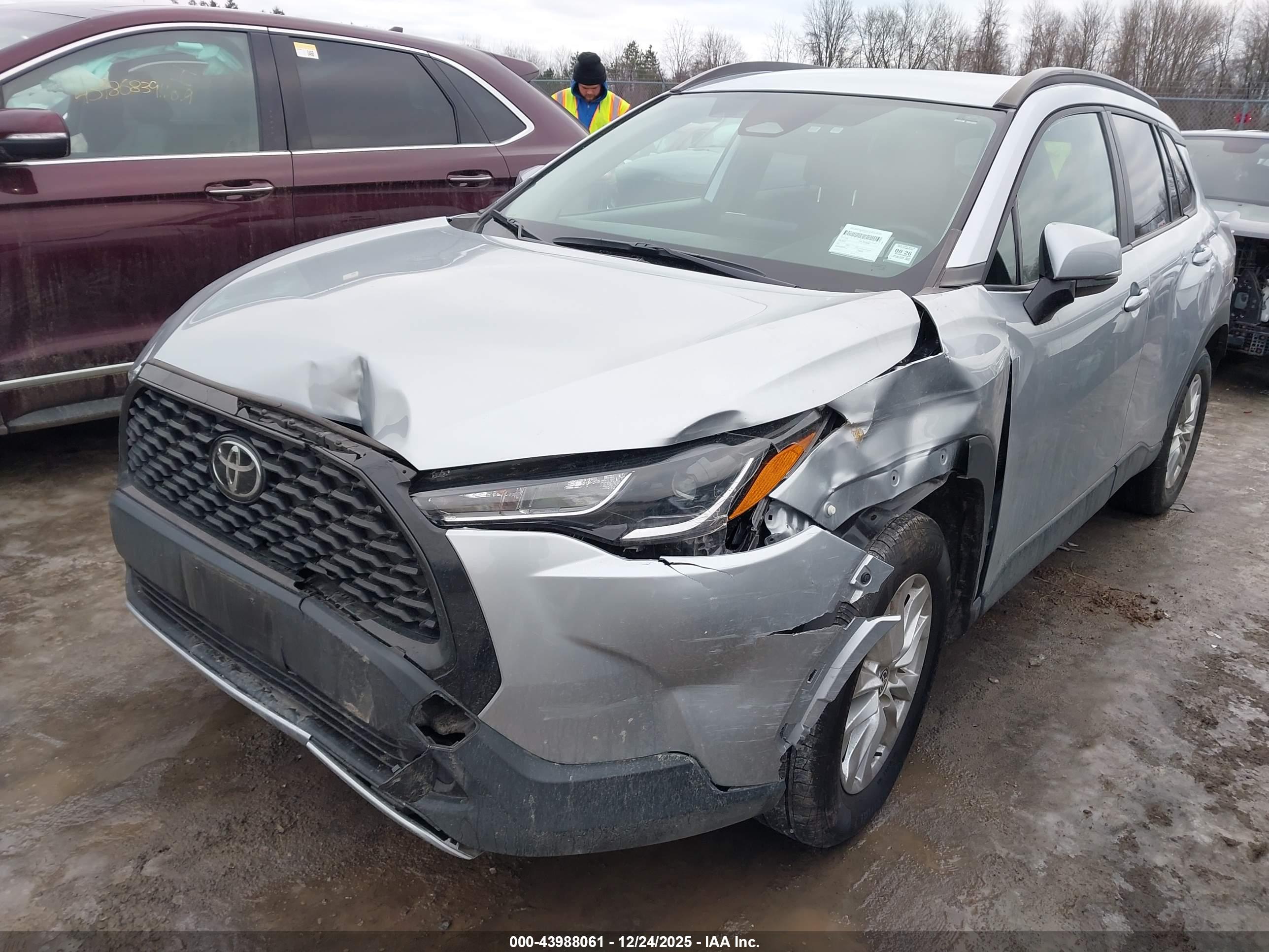 TOYOTA COROLLA image 2