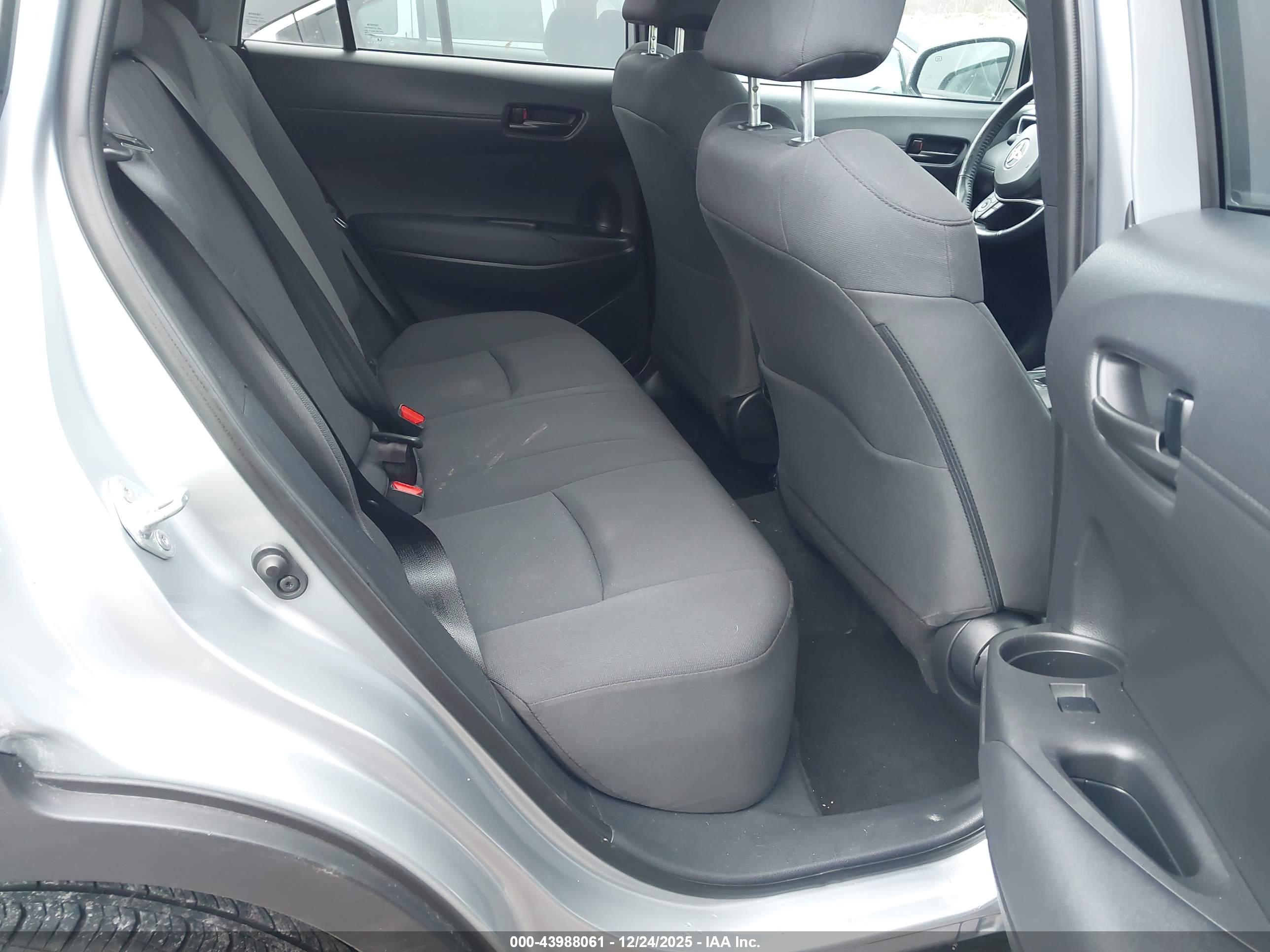 TOYOTA COROLLA image 8