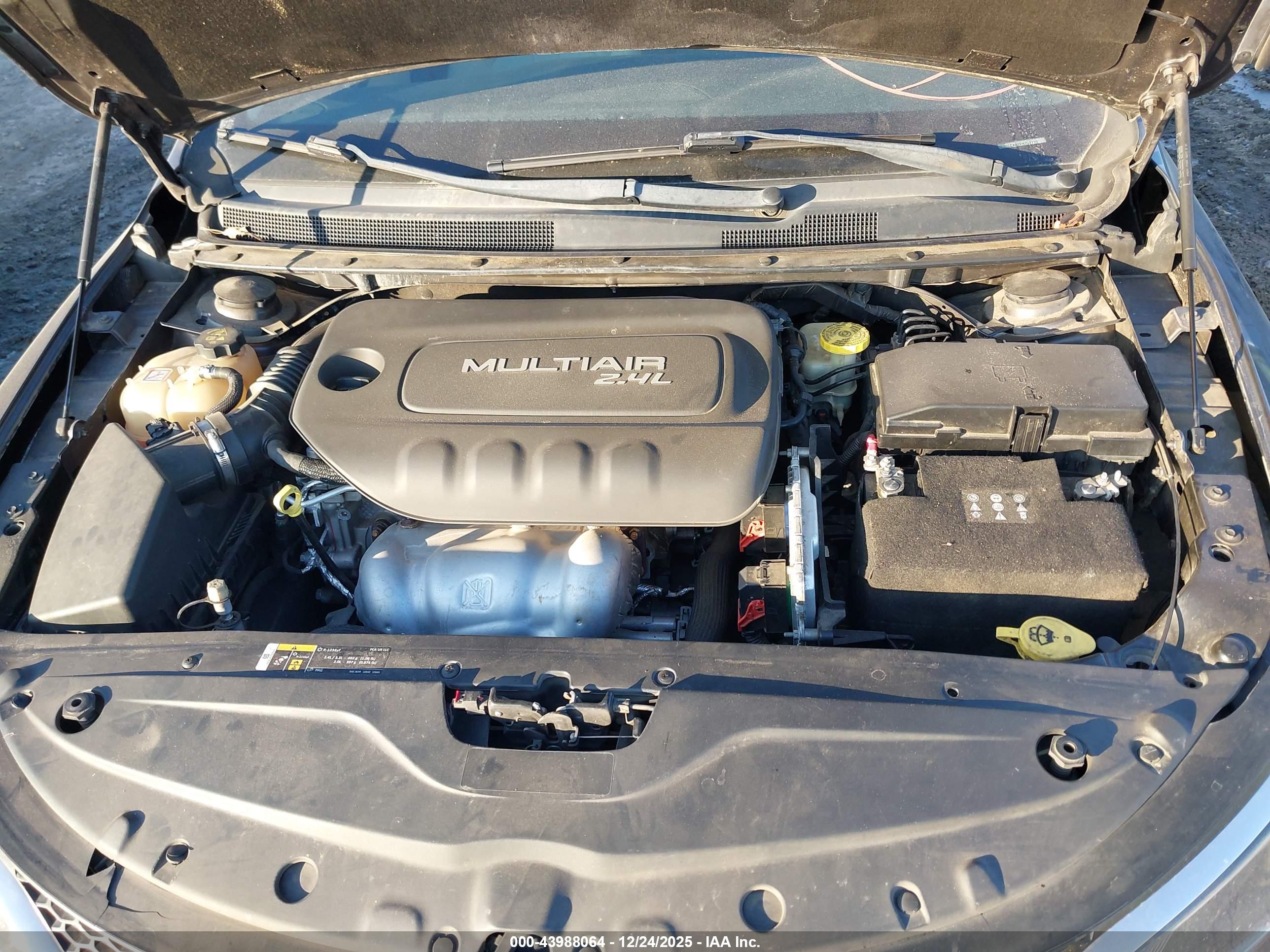 CHRYSLER 200 image 10