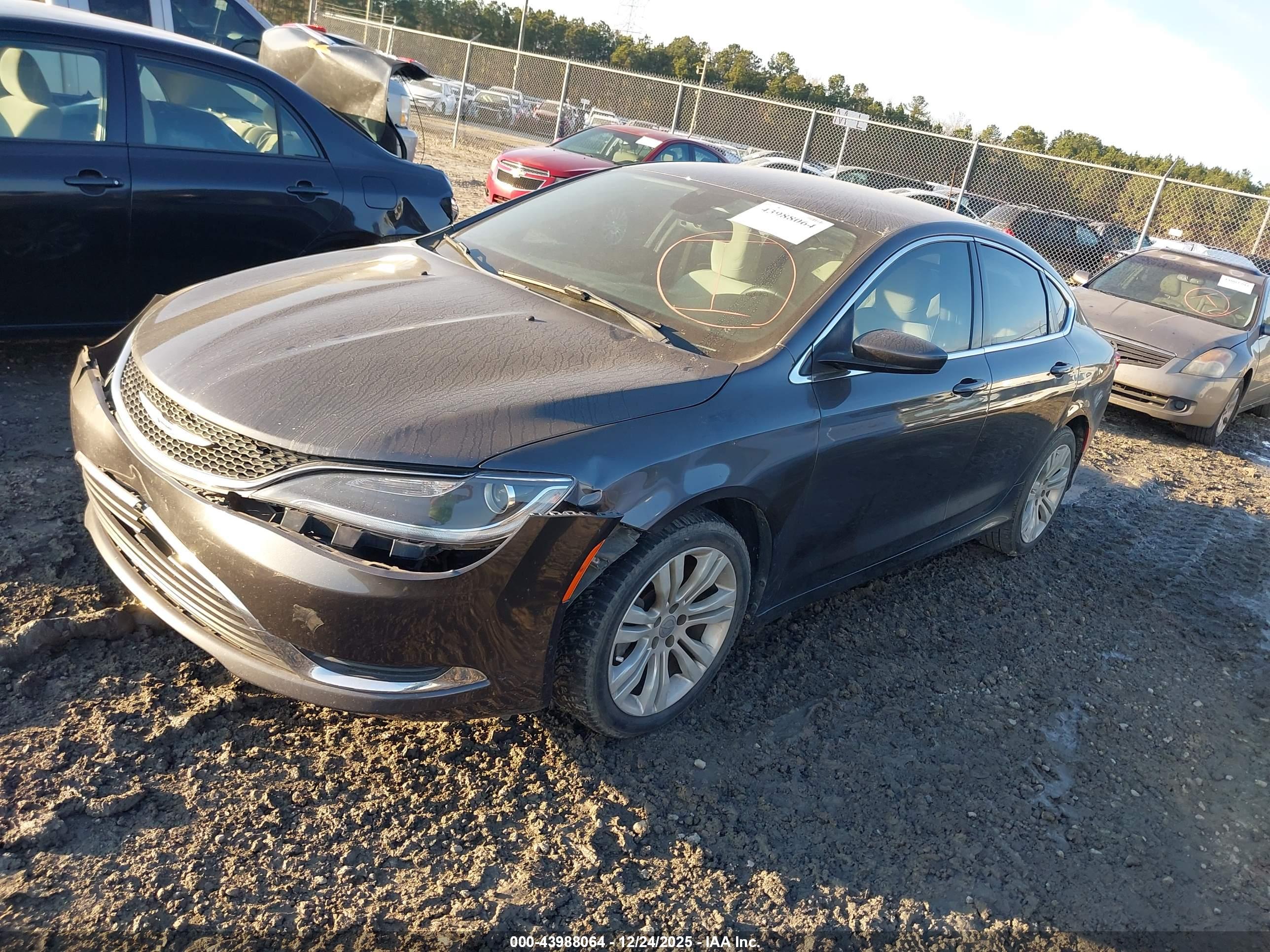 CHRYSLER 200 image 2