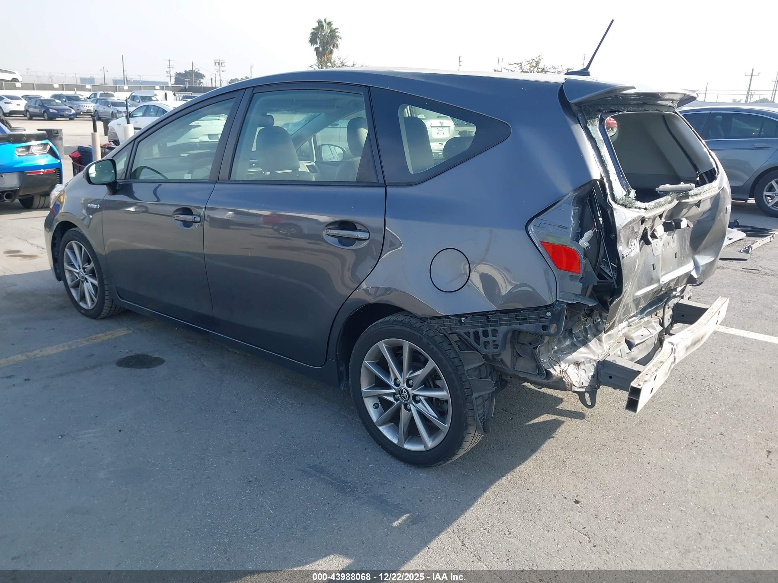 TOYOTA PRIUS image 3
