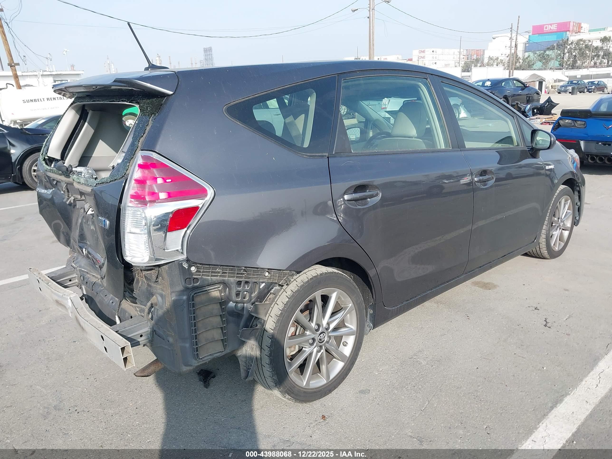 TOYOTA PRIUS image 4