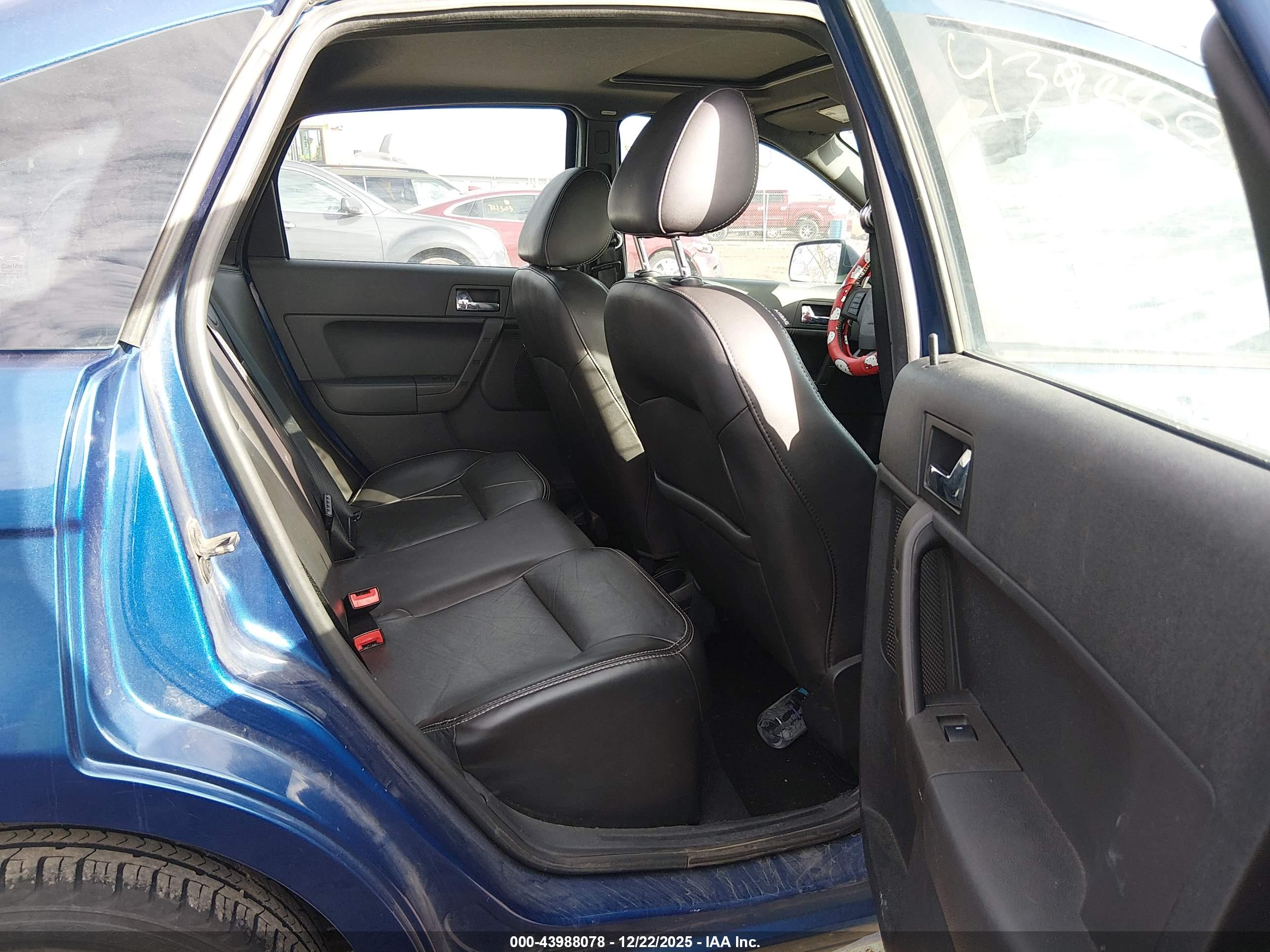 FORD FOCUS image 8
