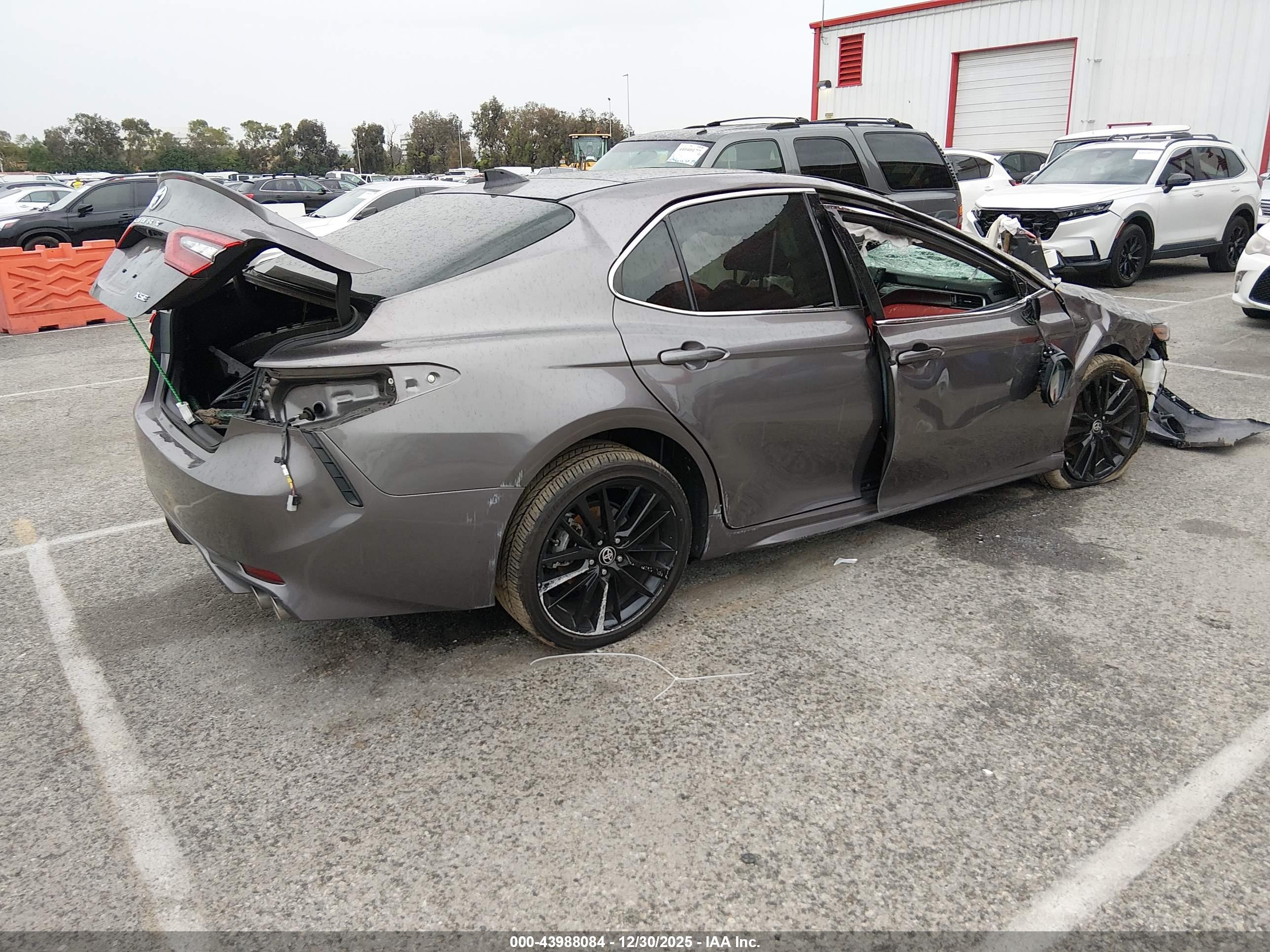 TOYOTA CAMRY image 4