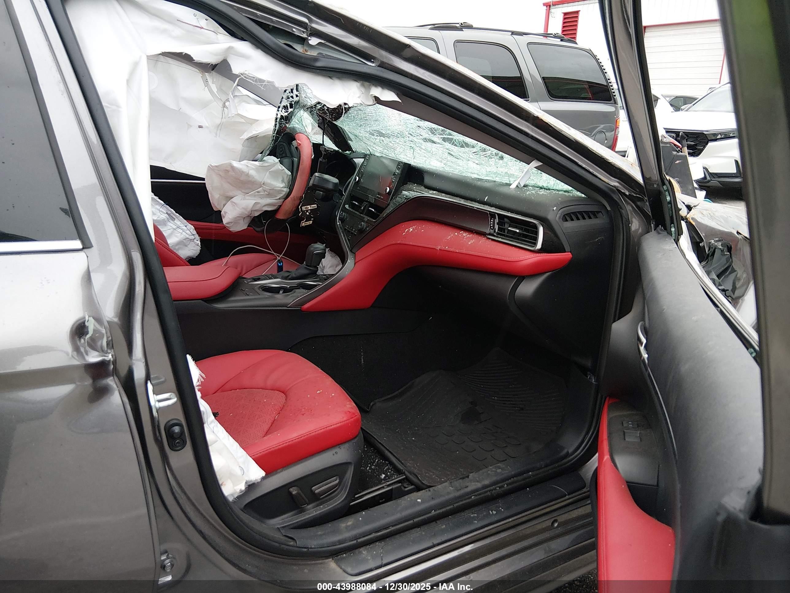 TOYOTA CAMRY image 5