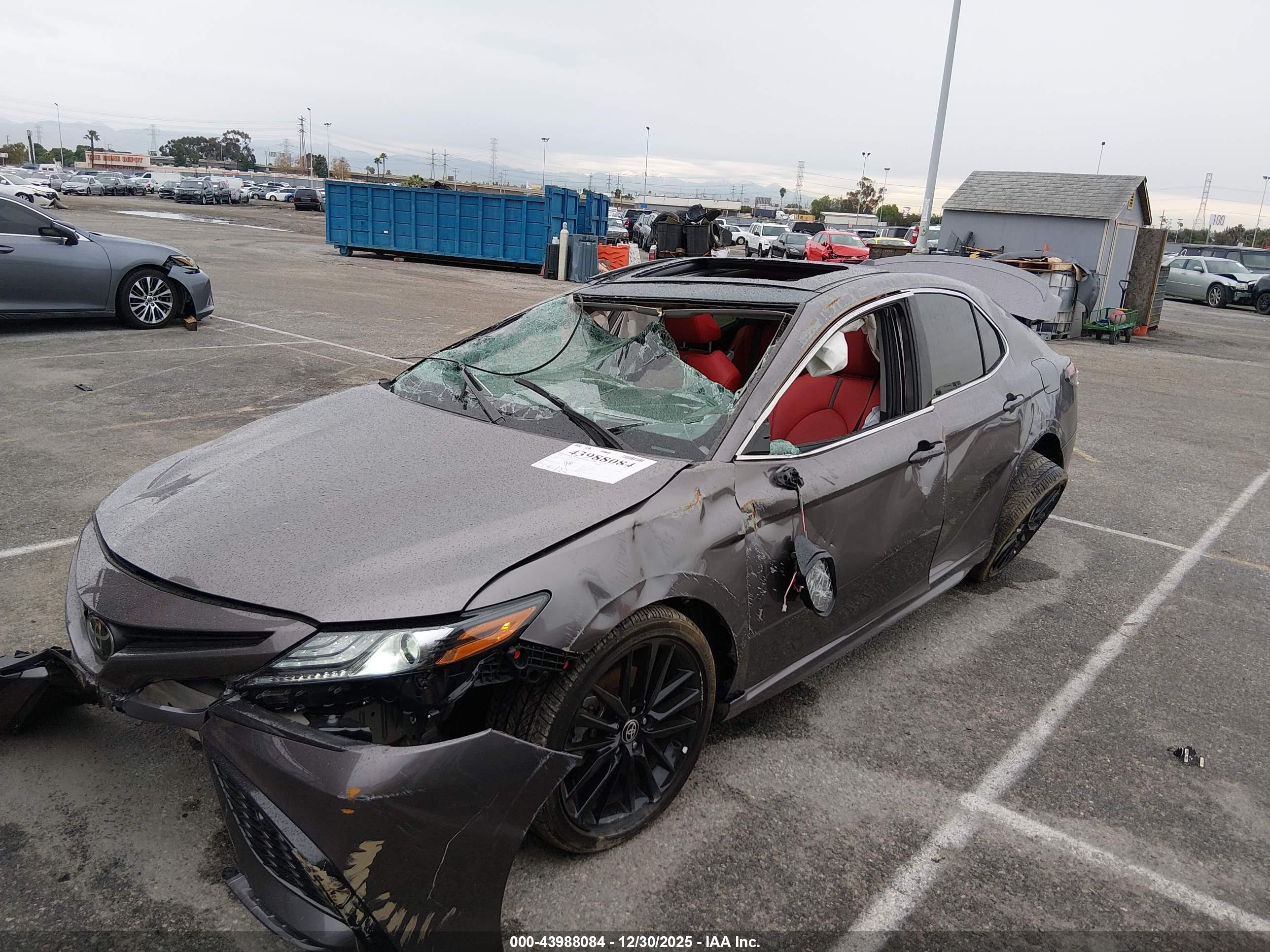 TOYOTA CAMRY image 6
