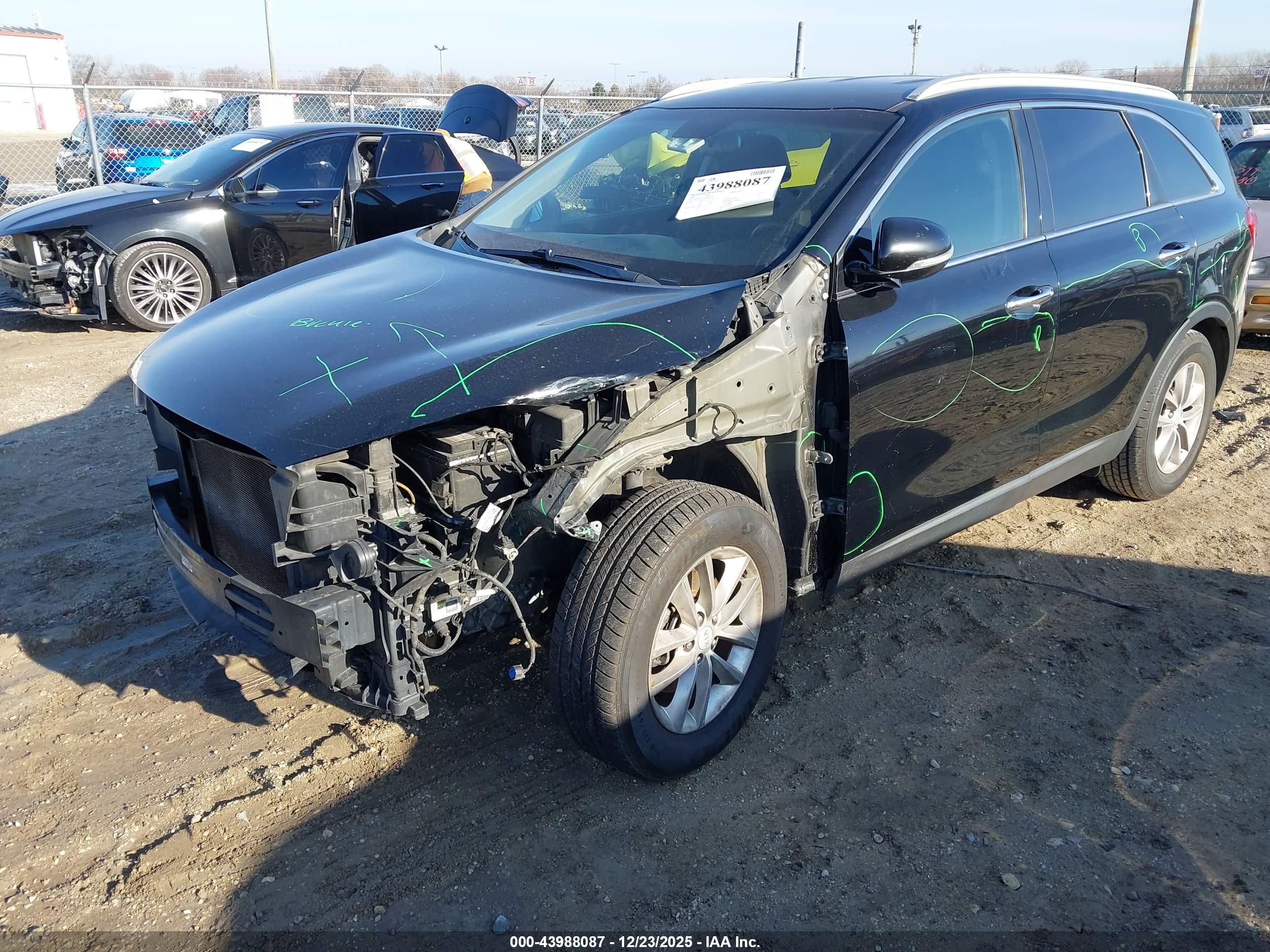 KIA SORENTO image 2