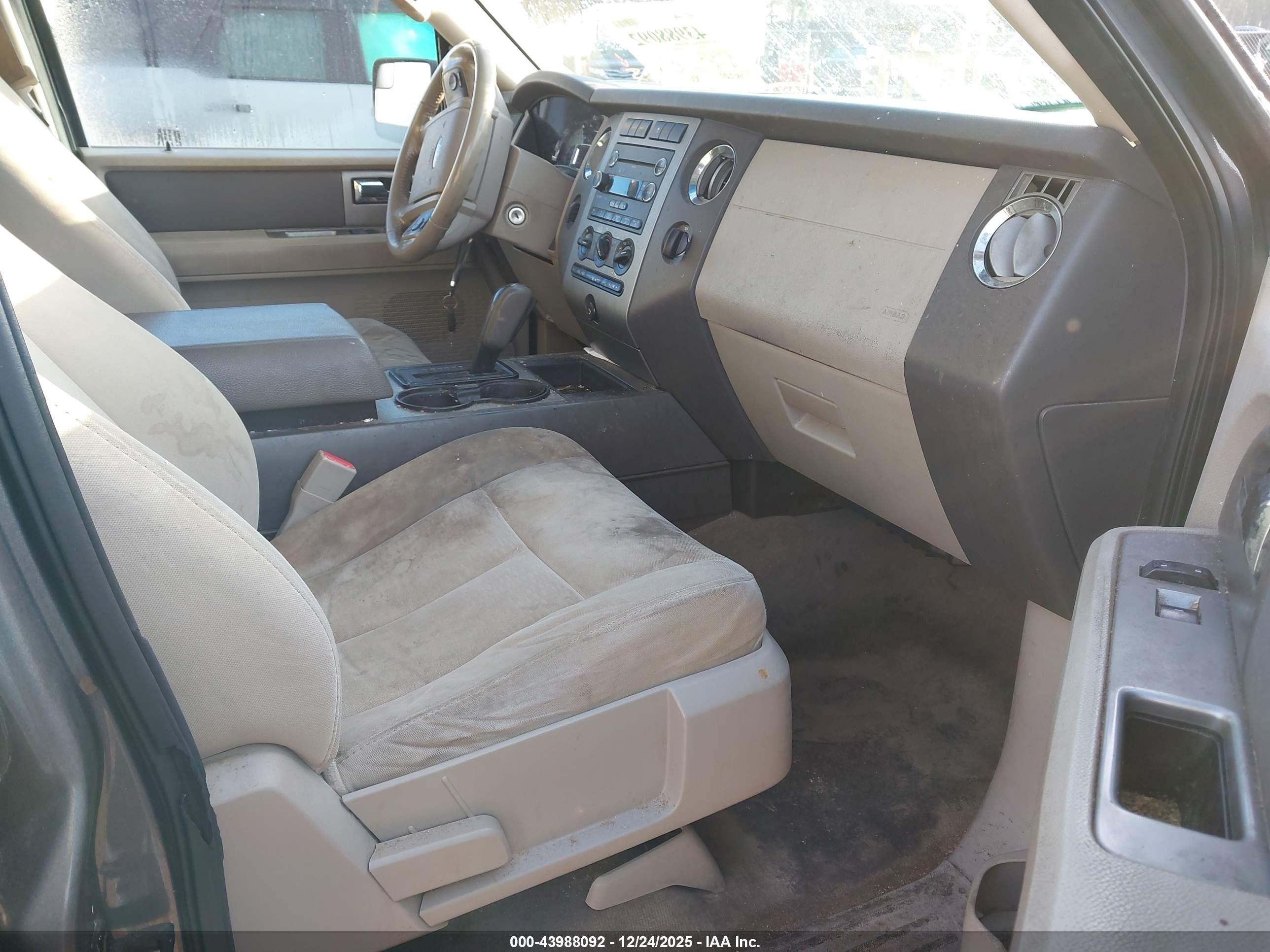 FORD EXPEDITION image 5