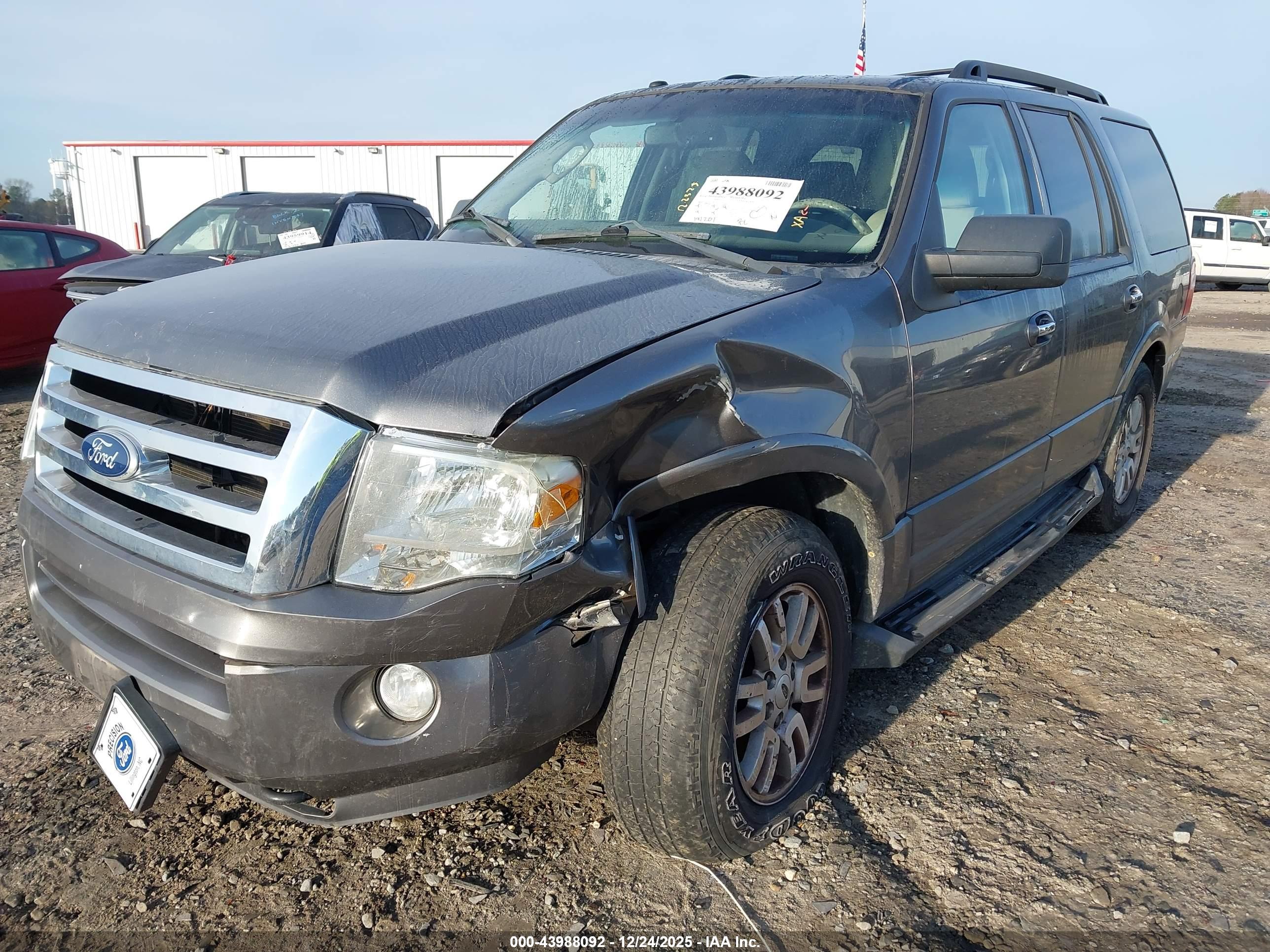 FORD EXPEDITION image 6