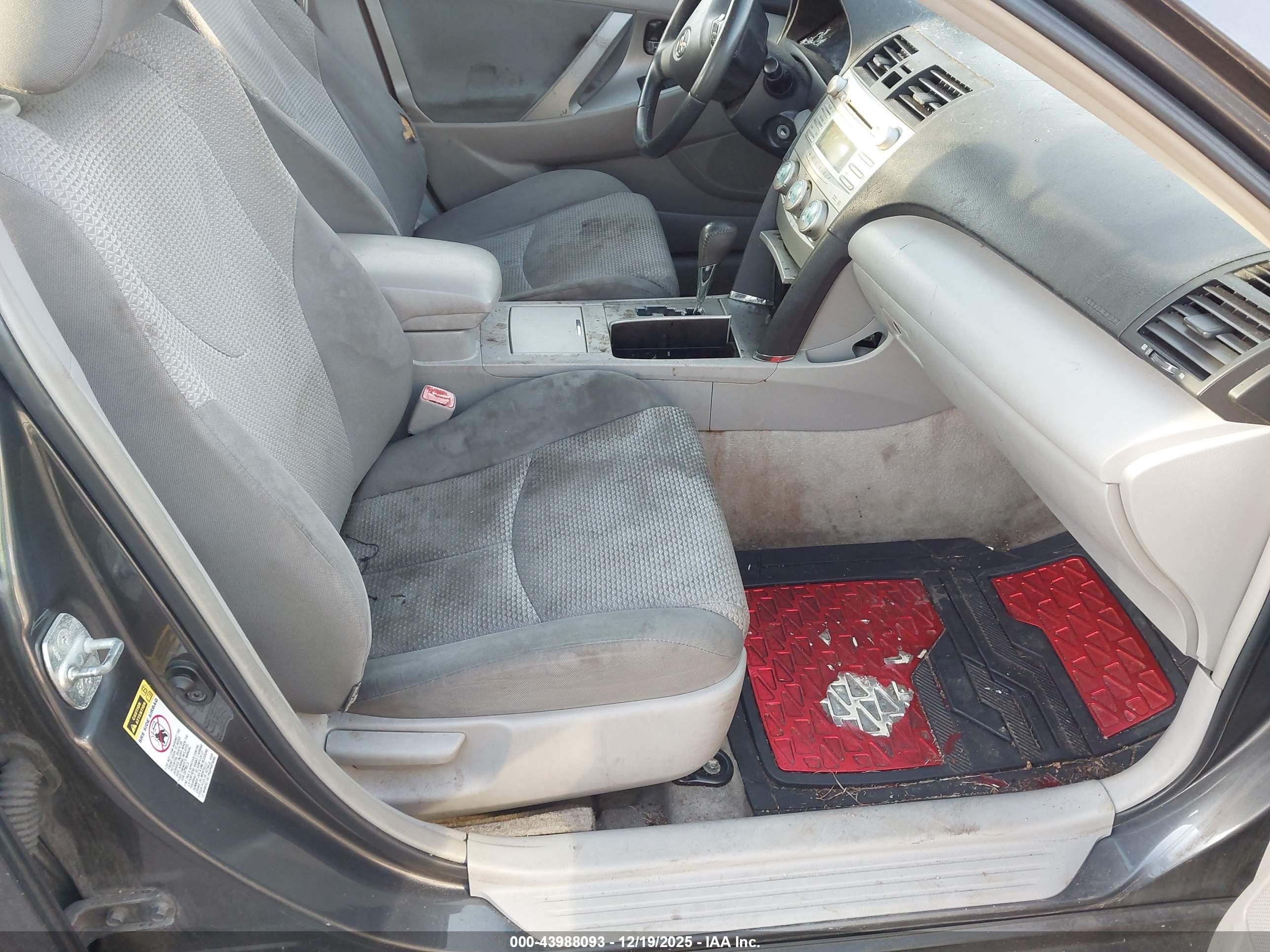 TOYOTA CAMRY image 5