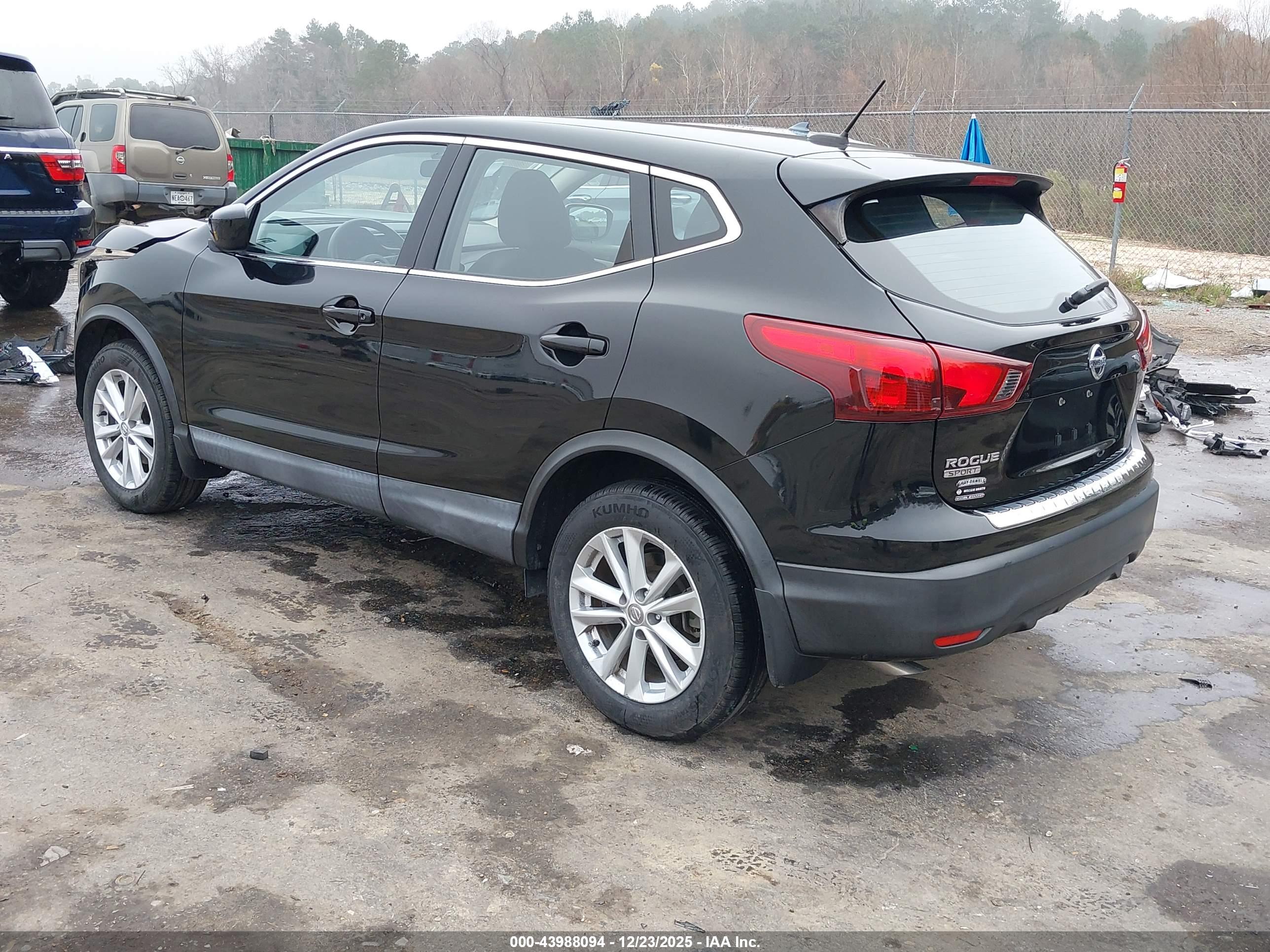 NISSAN ROGUE image 3