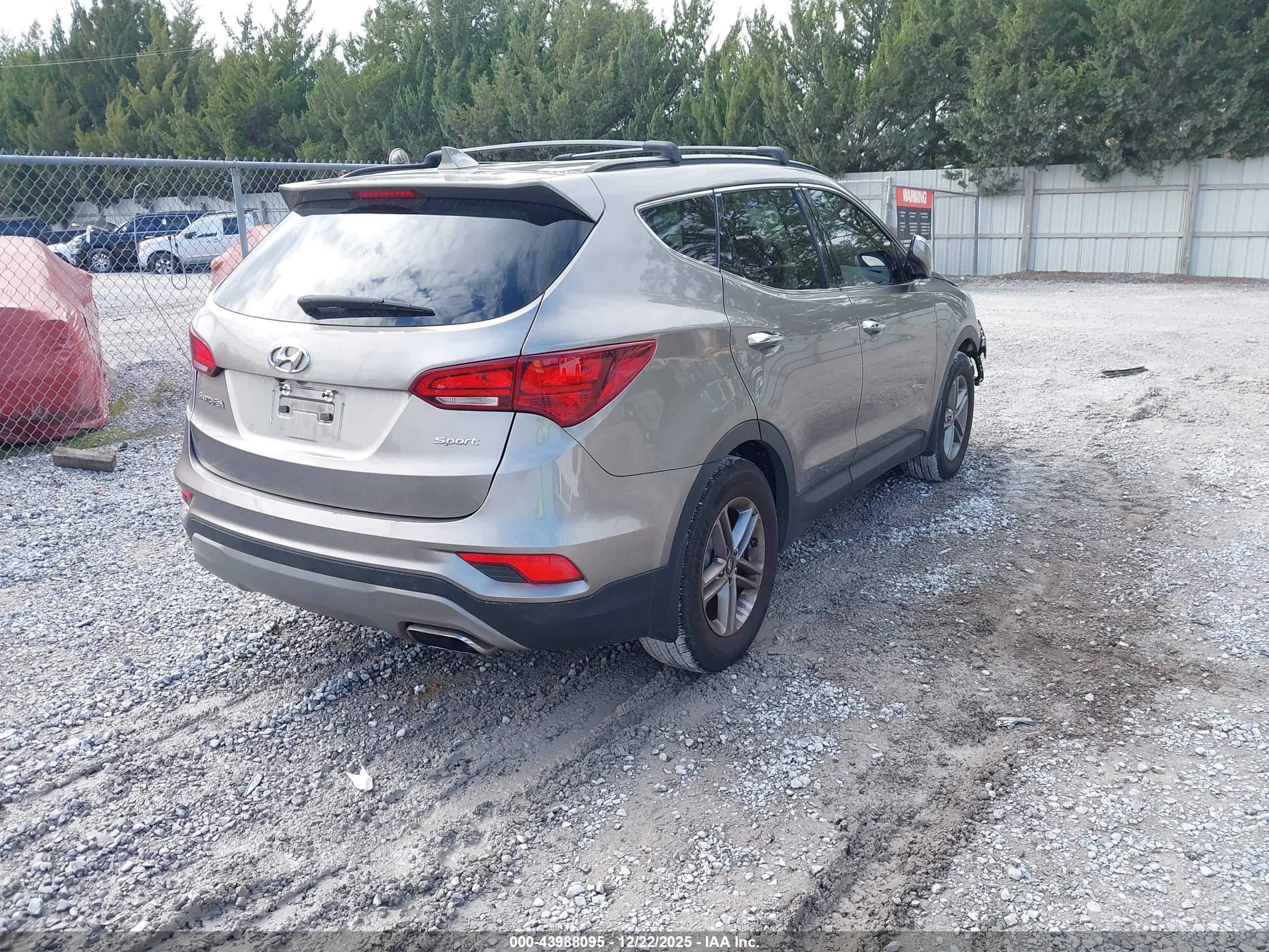 HYUNDAI SANTA image 4