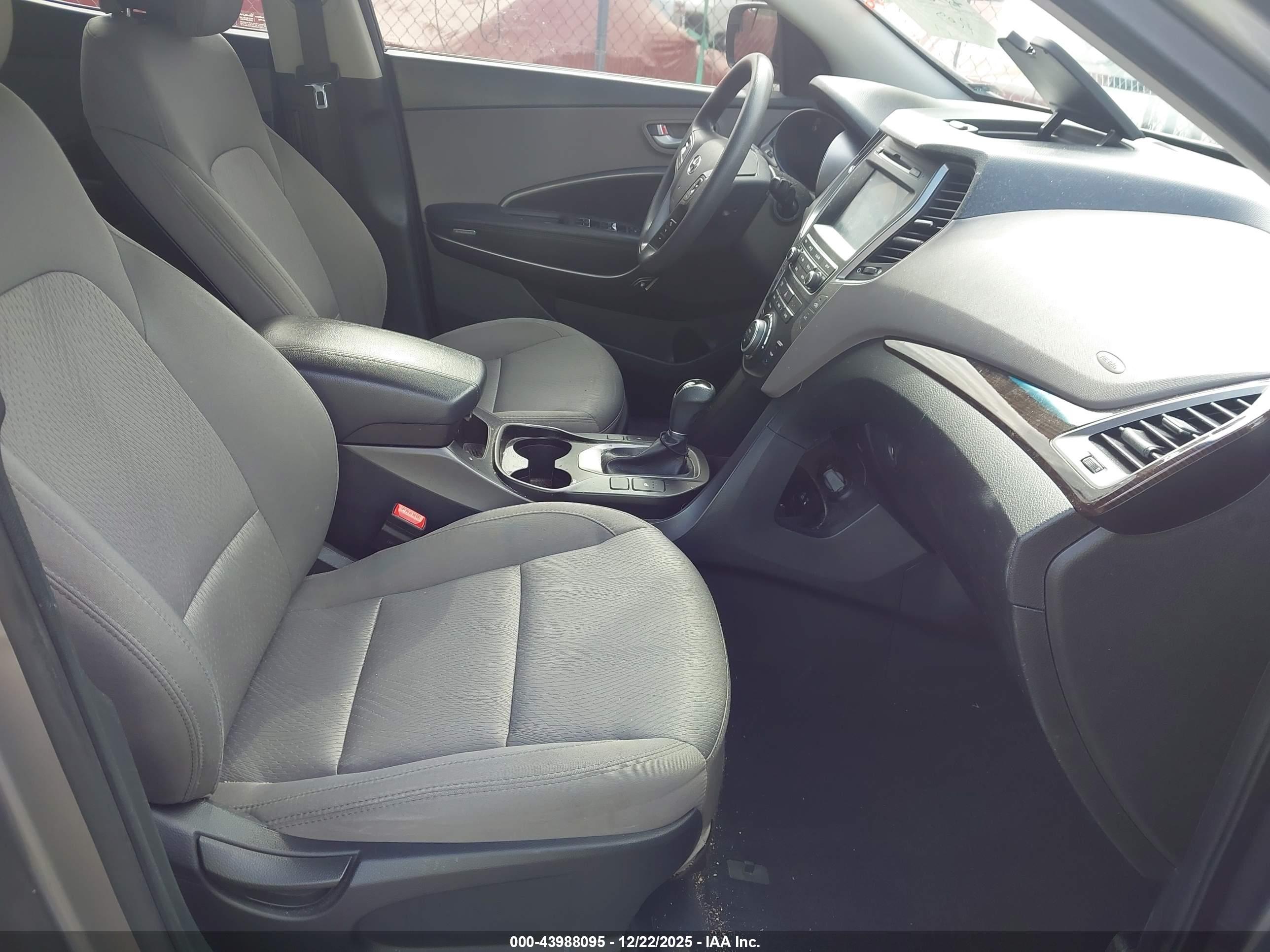 HYUNDAI SANTA image 5