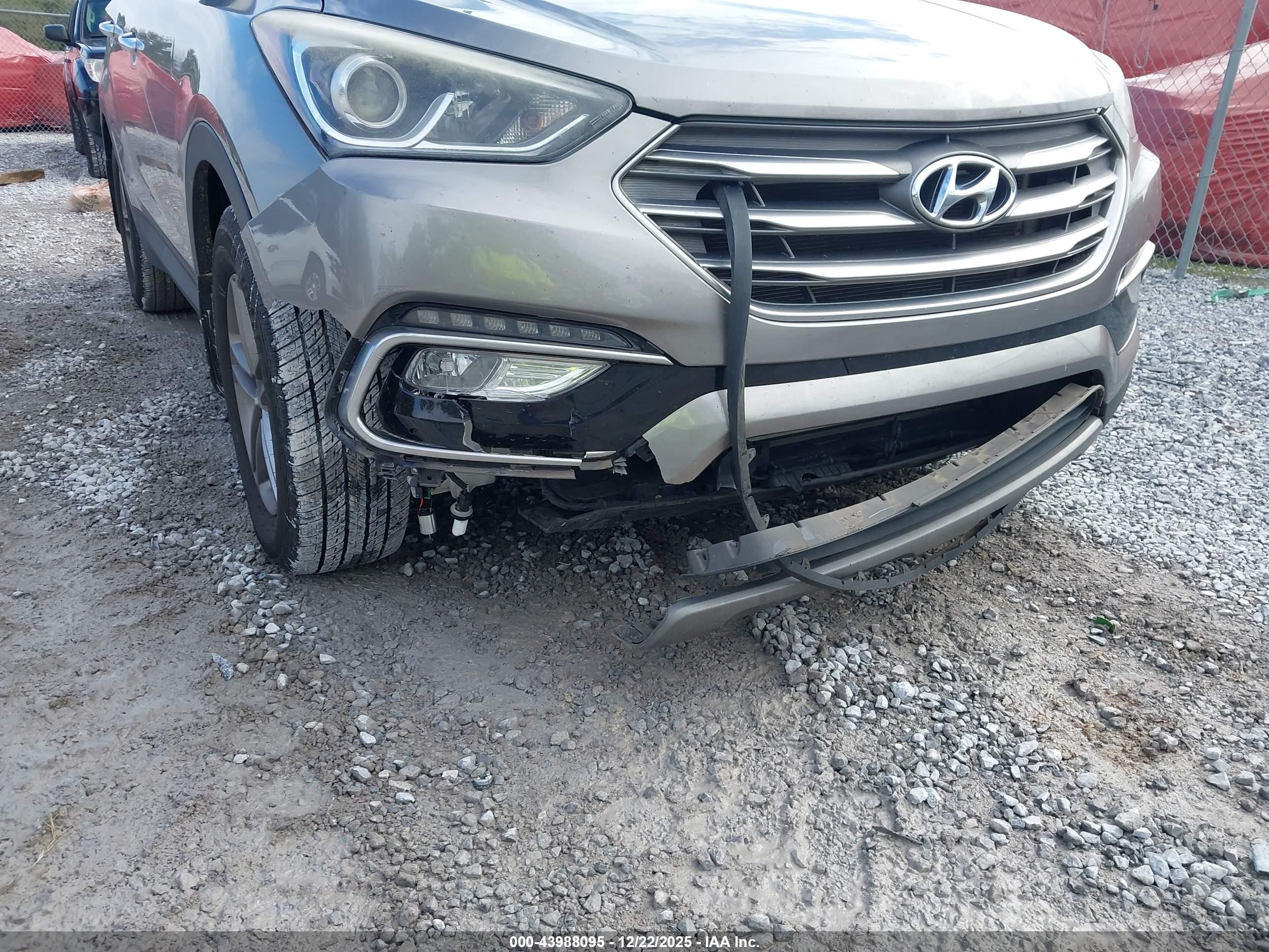 HYUNDAI SANTA image 6