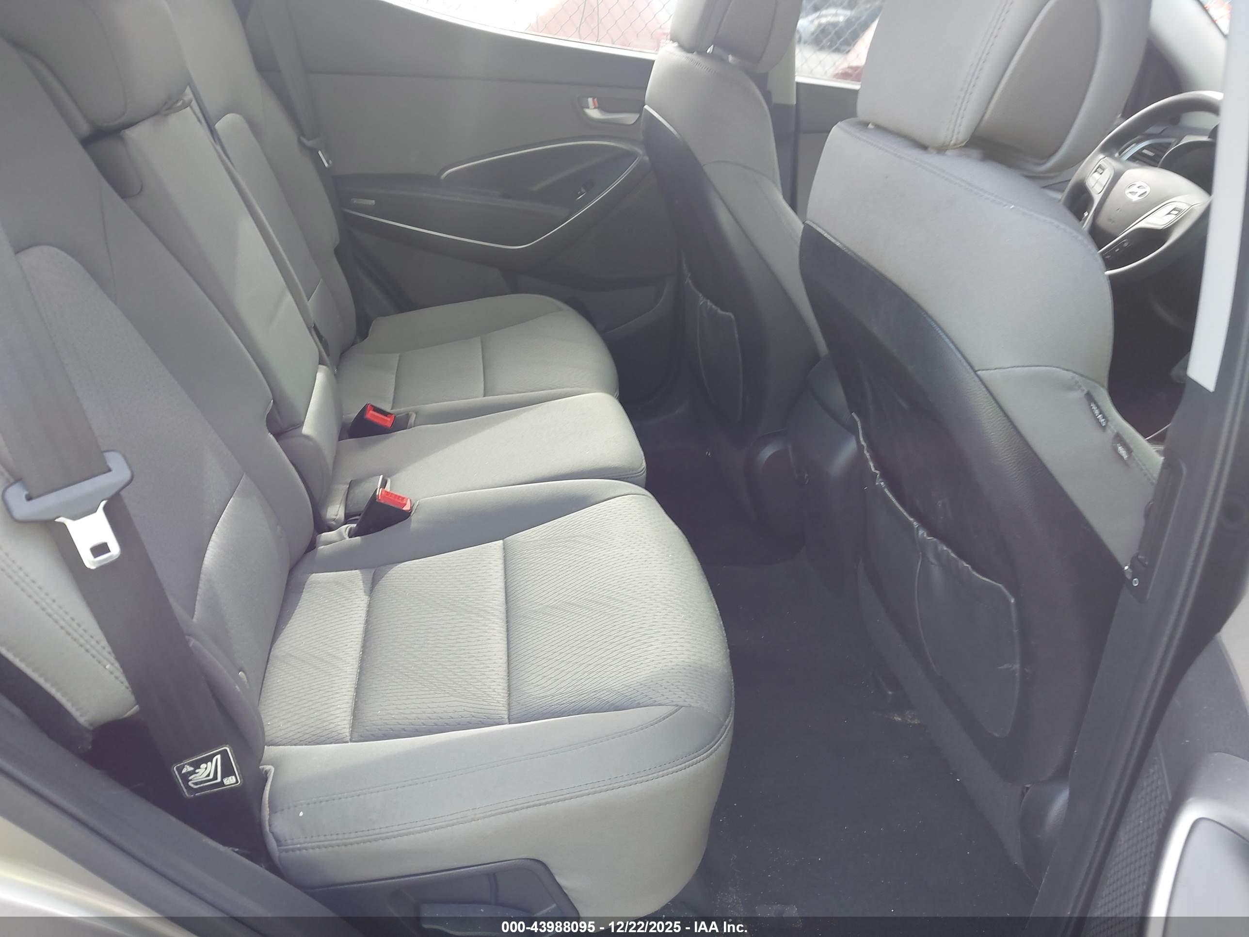 HYUNDAI SANTA image 8