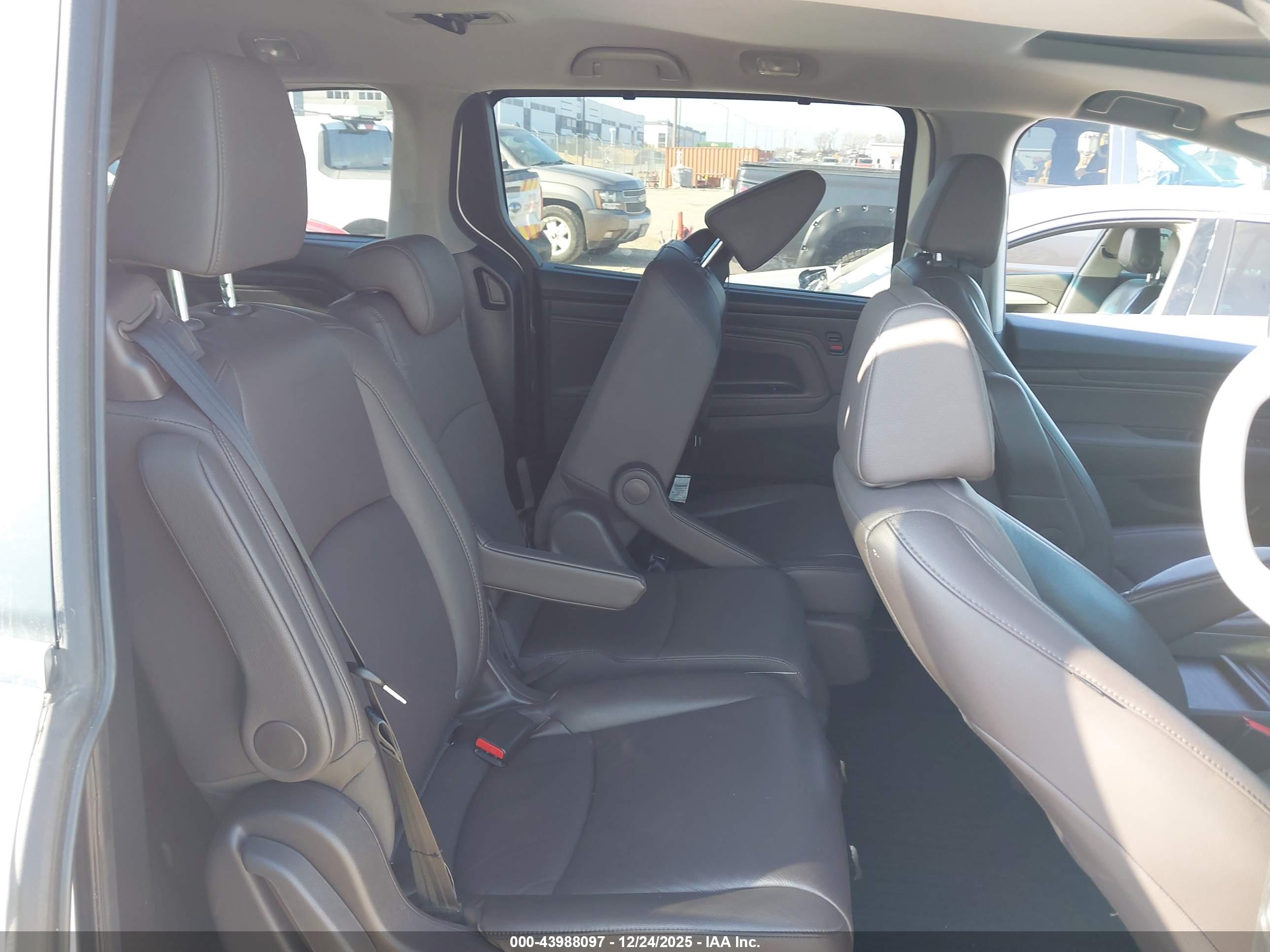 HONDA ODYSSEY image 8
