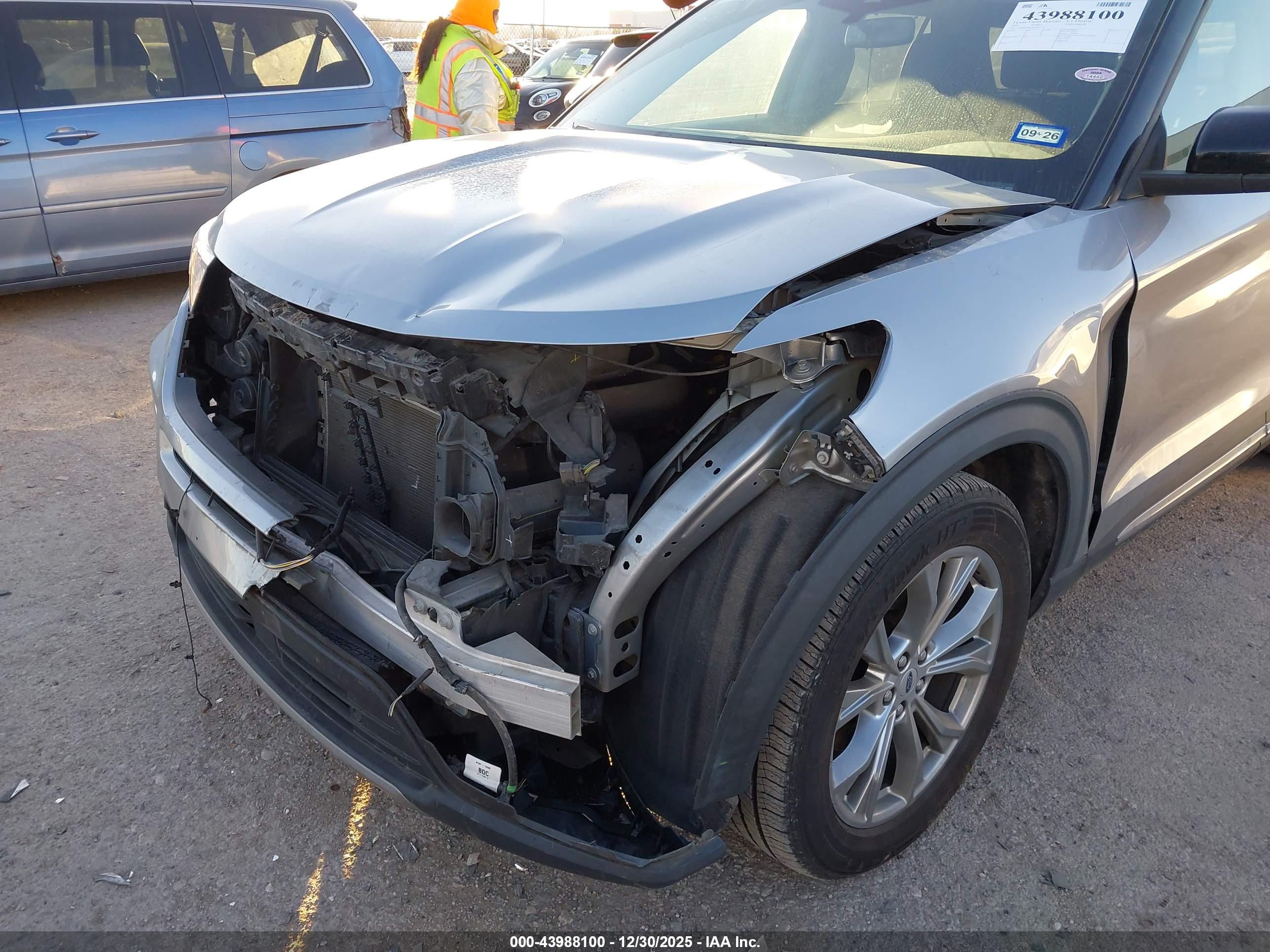 FORD EXPLORER image 6