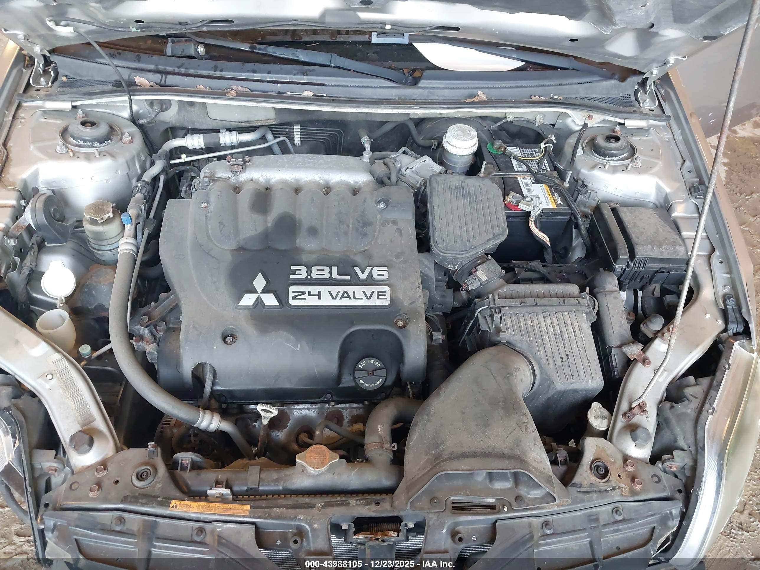 MITSUBISHI GALANT image 10