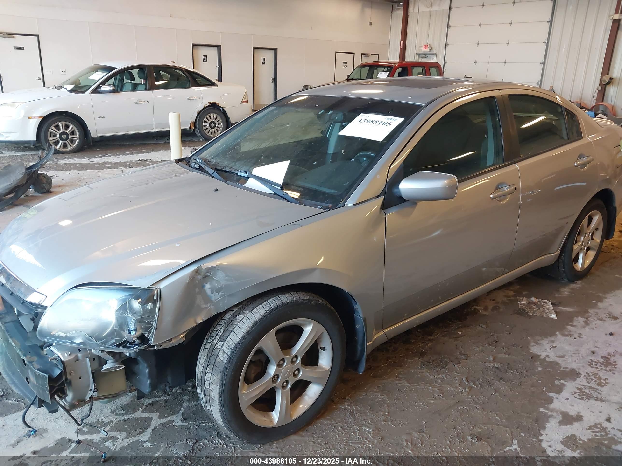 MITSUBISHI GALANT image 2