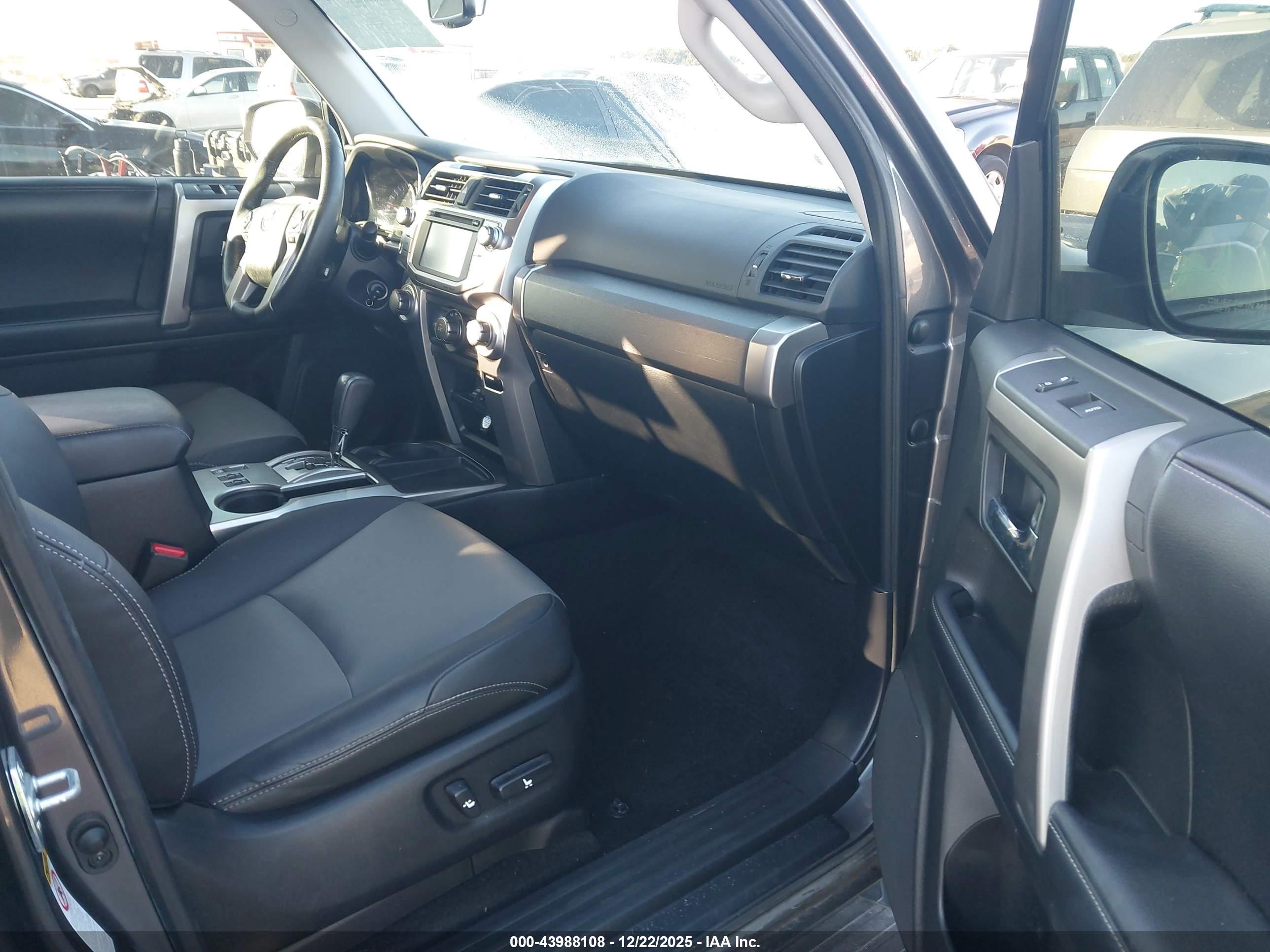 TOYOTA 4RUNNER image 5