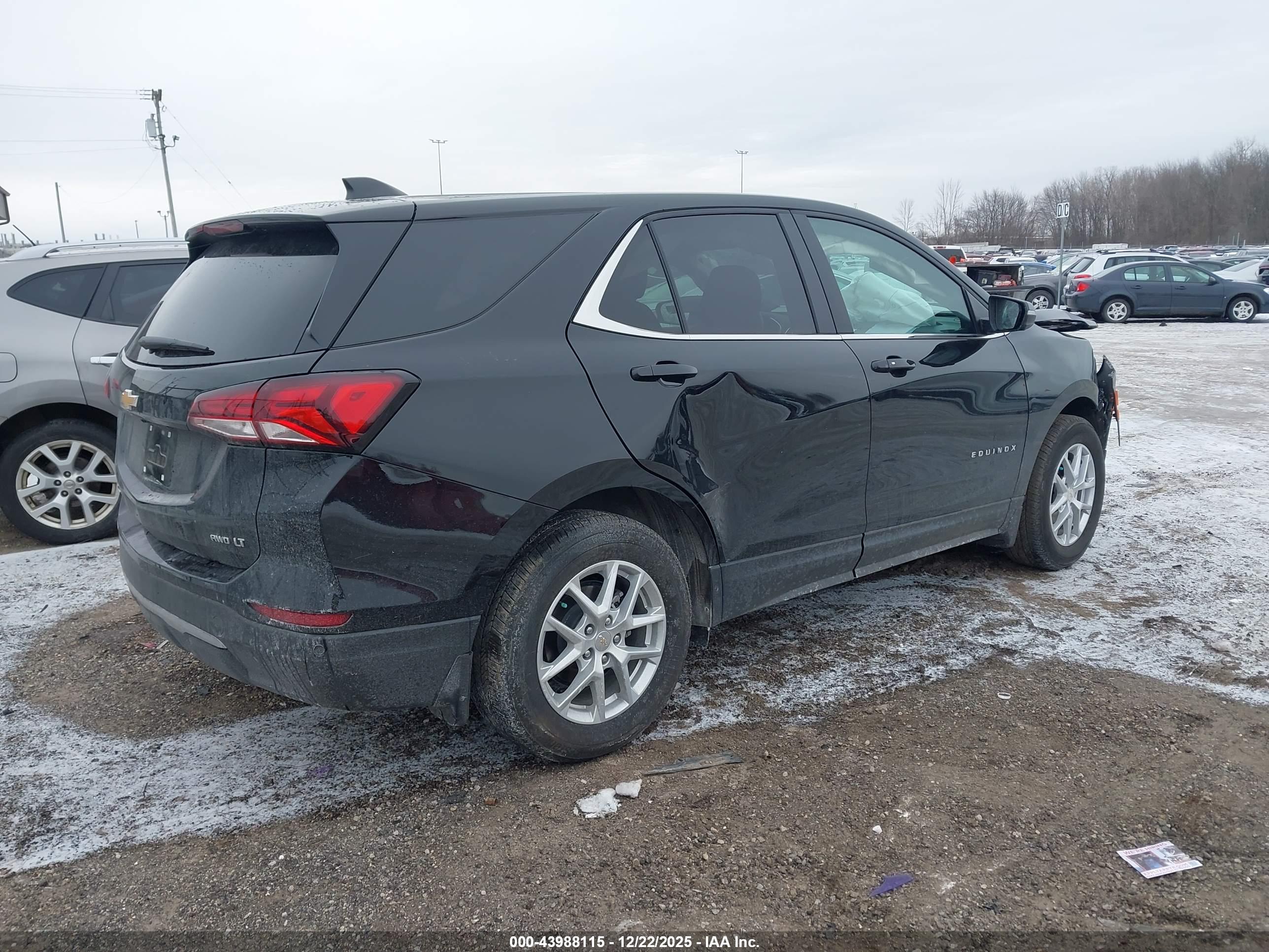 CHEVROLET EQUINOX image 4
