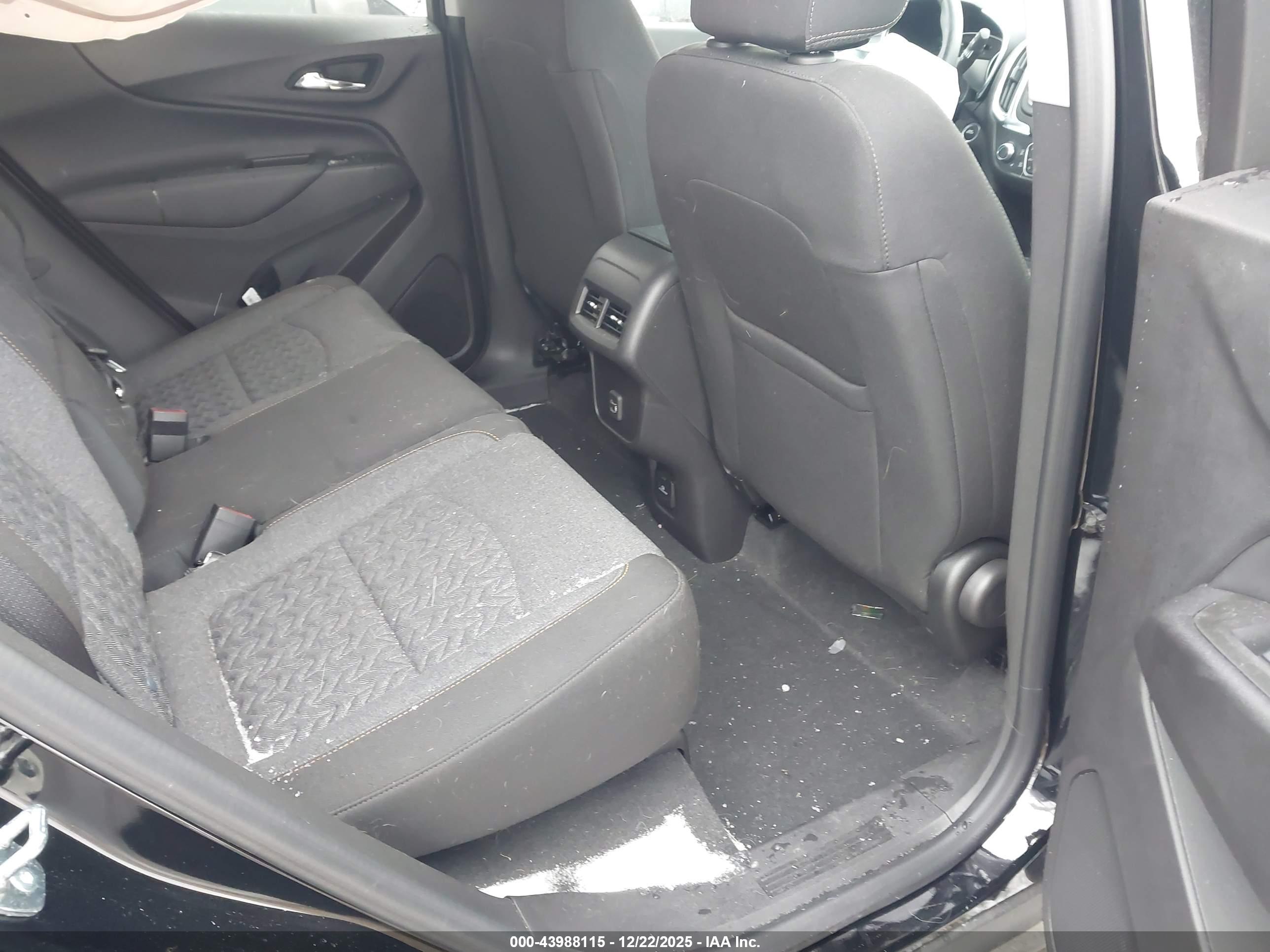 CHEVROLET EQUINOX image 8