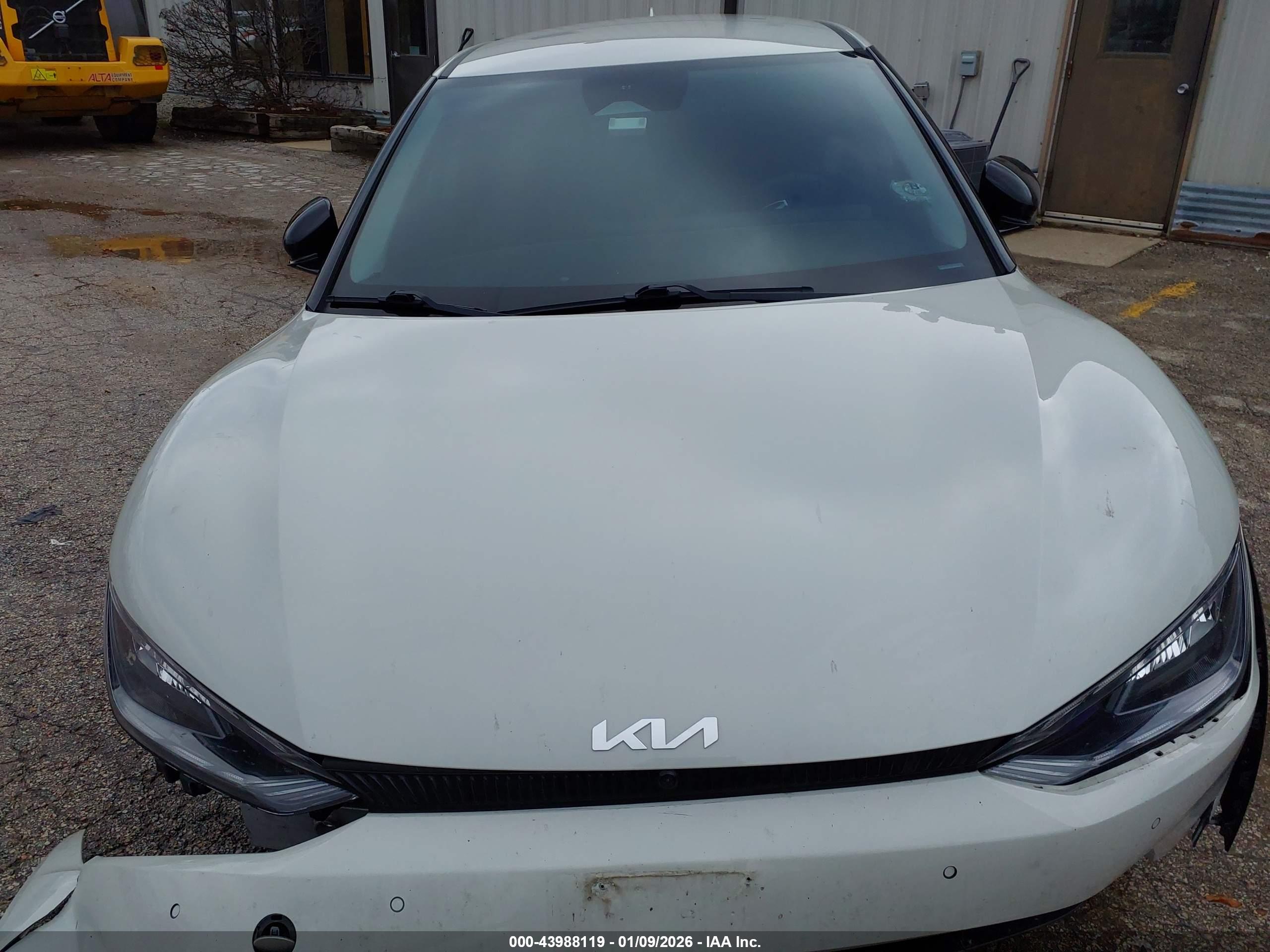 KIA EV6 image 10