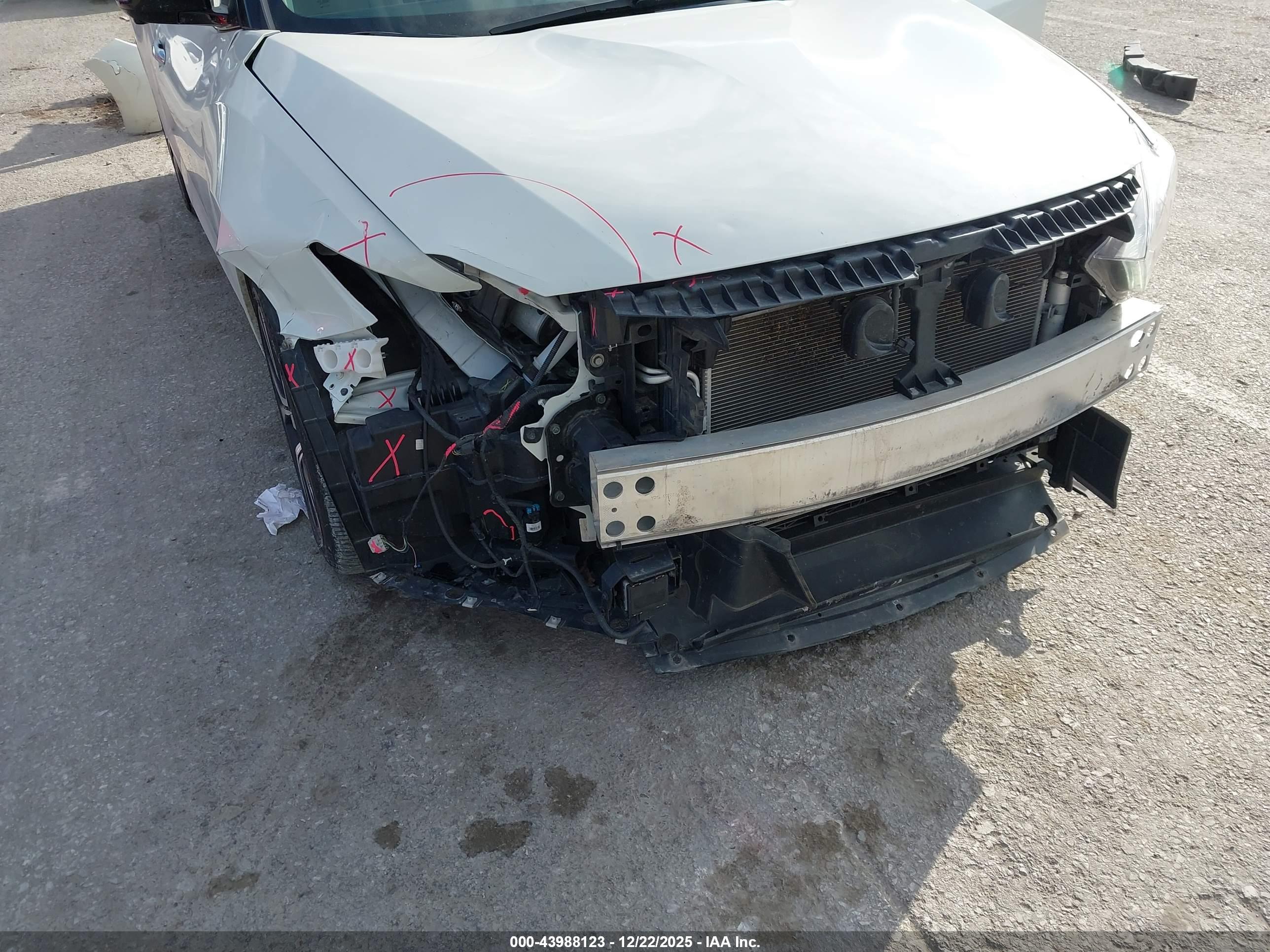 NISSAN MAXIMA image 6