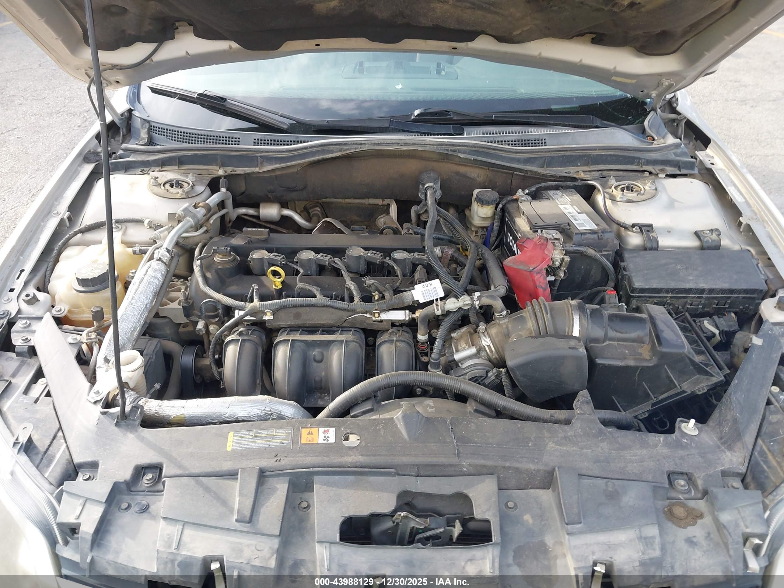 FORD FUSION image 10