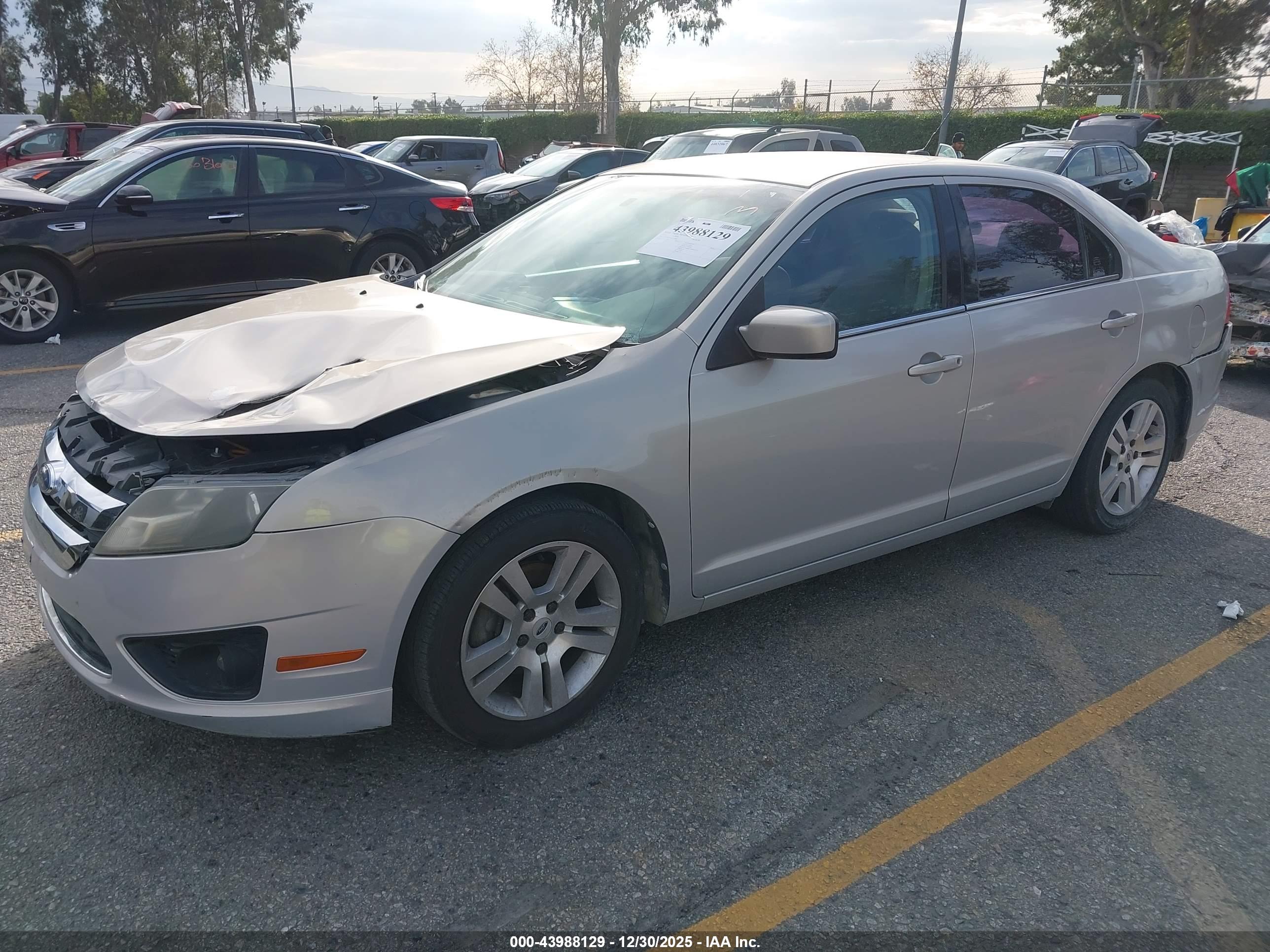 FORD FUSION image 2